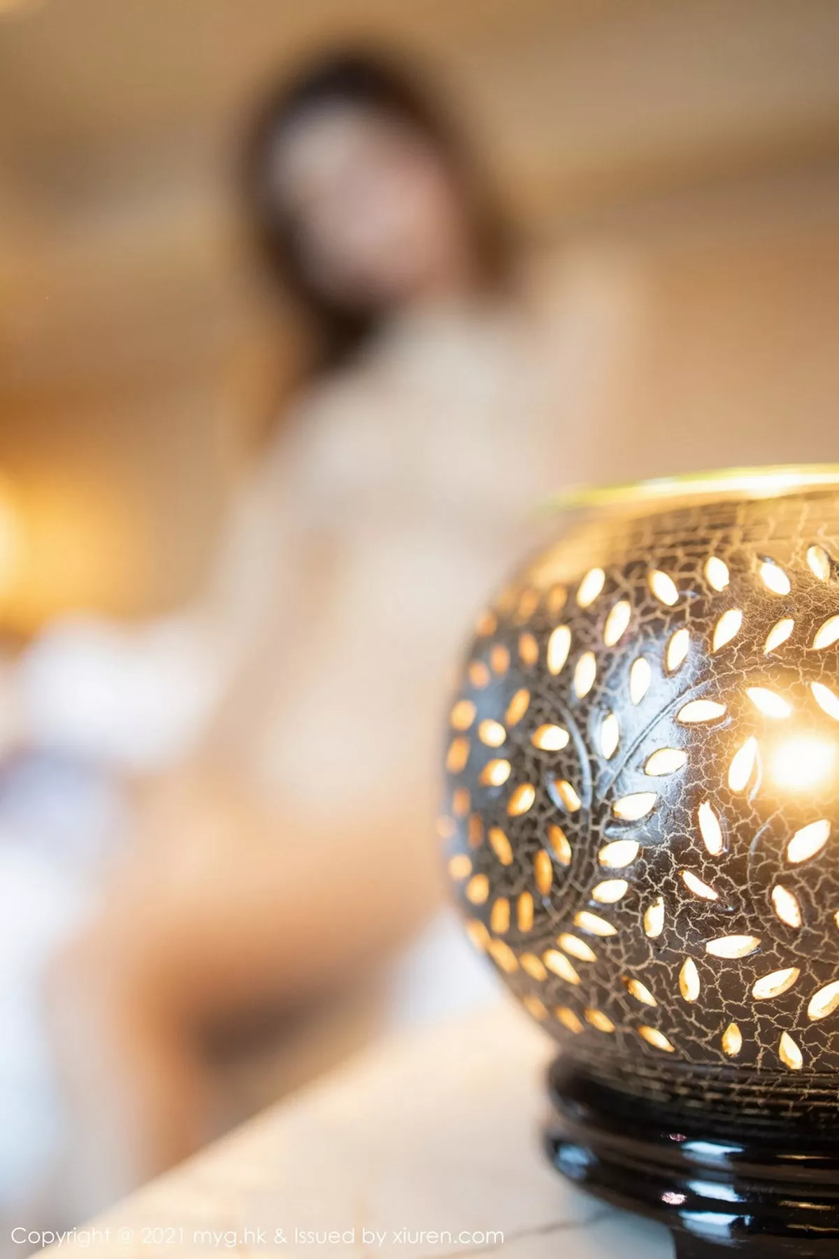 秀人集.com_[MyGirl美媛馆]Vol.481_女神Carina梦绮私房浅裹轻透睡衣半撩露豪乳翘臀诱惑写真90P