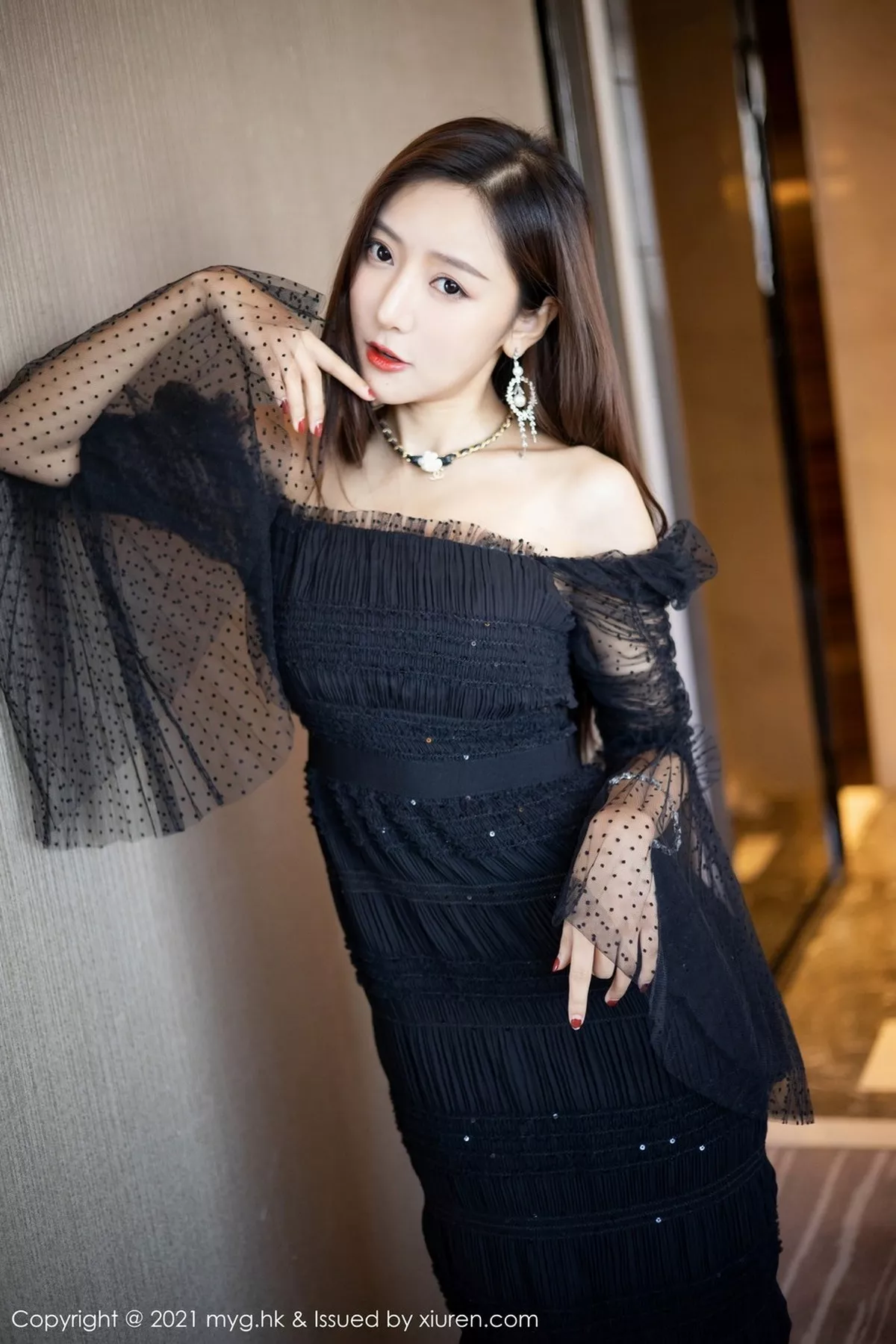 秀人集.com_[MyGirl美媛馆]Vol.482_女神王馨瑶yanni古韵旗袍+粉色华丽礼裙秀完美身材诱惑写真63P