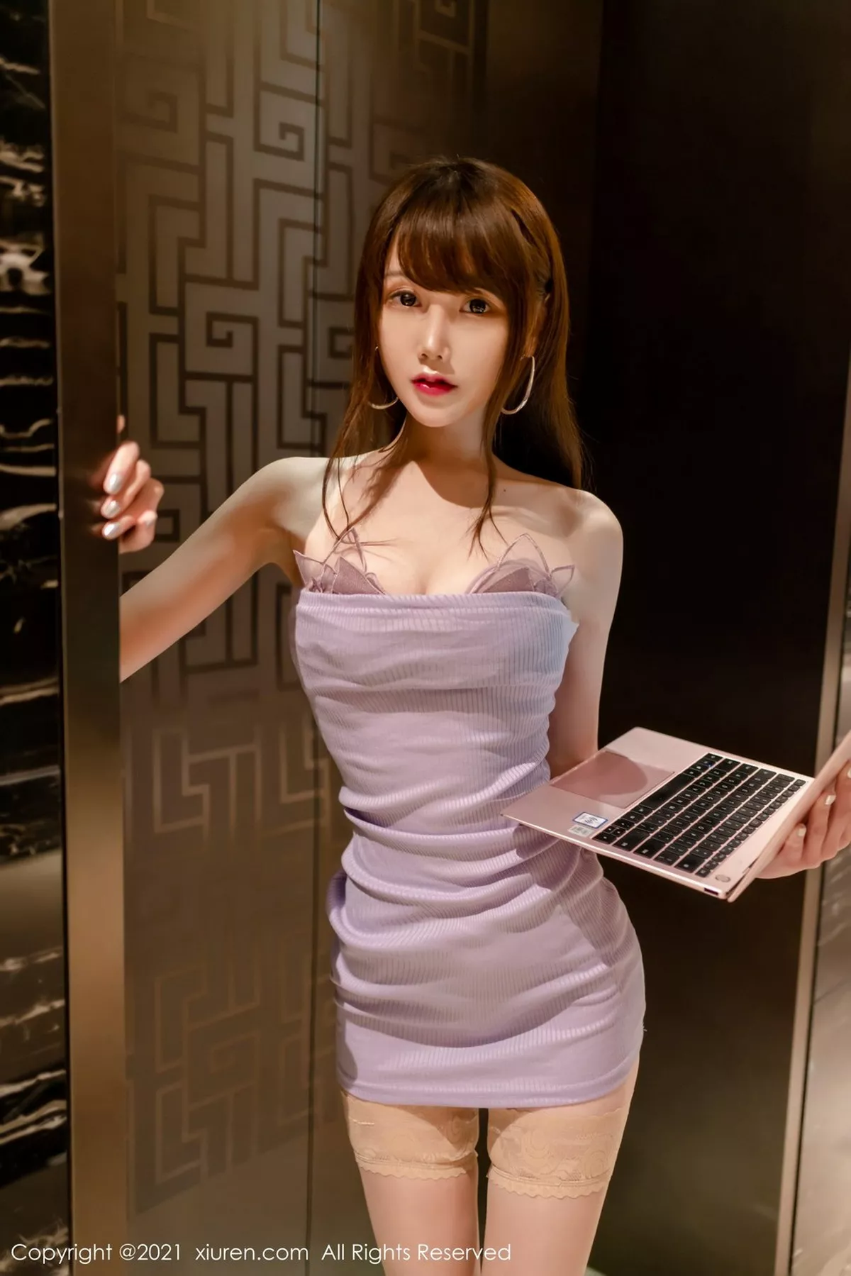 秀人集.com_[XiuRen秀人网]No.3025_新人妹子星小兔Meetu典雅粉色连身裙秀凹凸别致身材诱惑写真47P