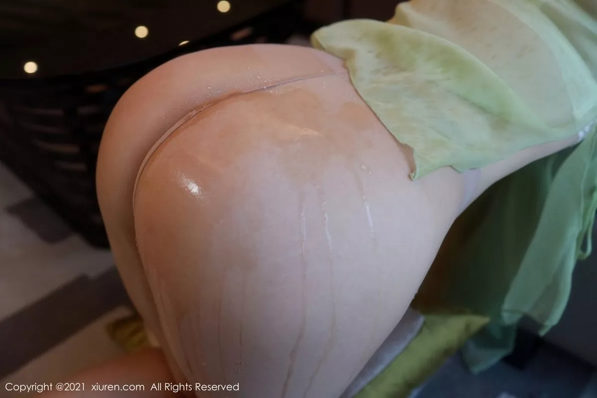 秀人集.com_[XiuRen秀人网]No.3029_嫩模小萱nacay广州旅拍浅绿色薄衫露无内肉丝裤袜诱惑写真58P