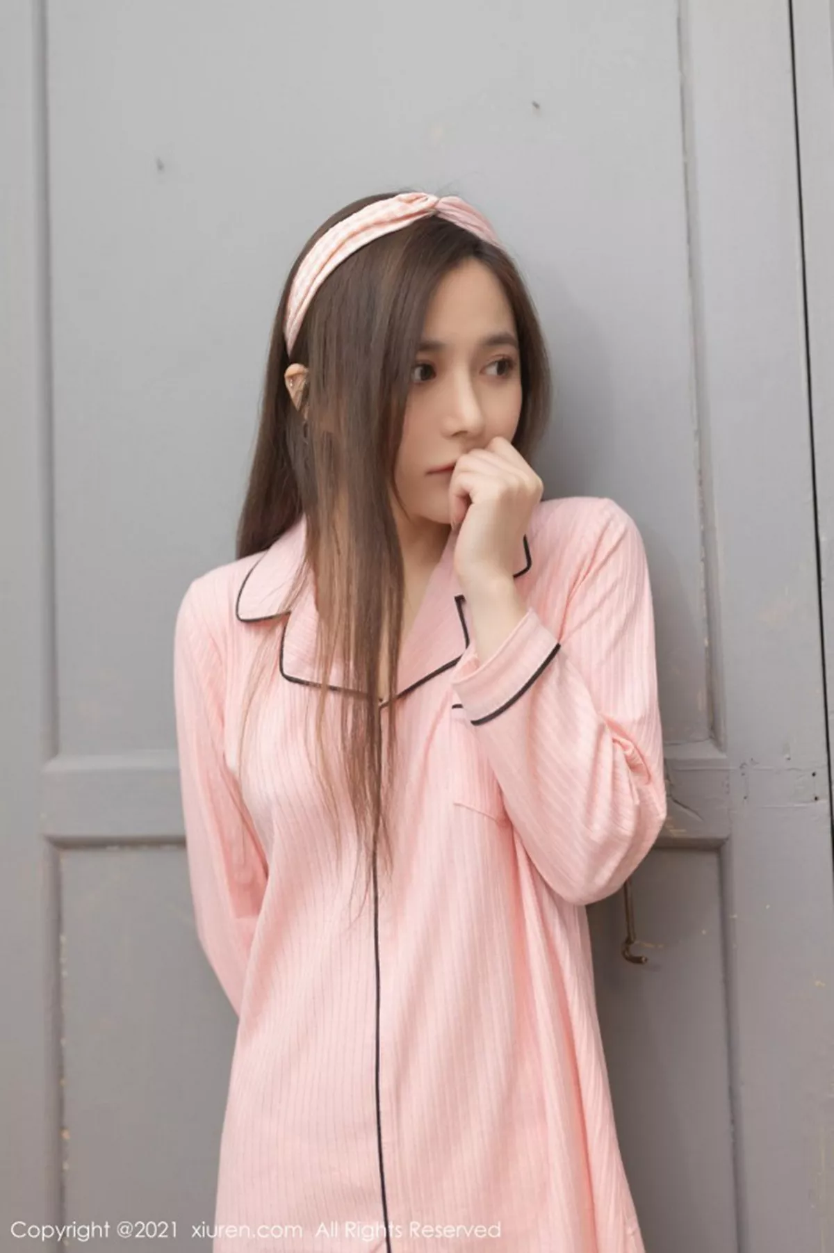 秀人集.com_[XiuRen秀人网]No.3142_嫩模鱼子酱Fish私房脱格子裙露白色缕空内裤秀火辣身材诱惑写真50P