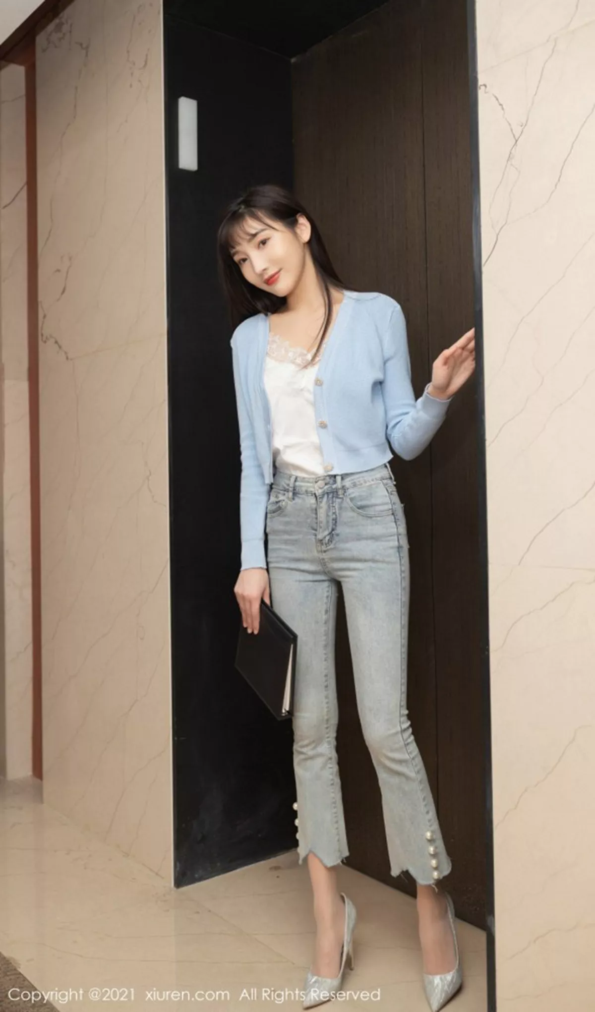 秀人集.com_[XiuRen秀人网]No.3146_嫩模陆萱萱秘书遭遇主题脱牛仔裤露无内肉丝裤袜撩人诱惑写真70P