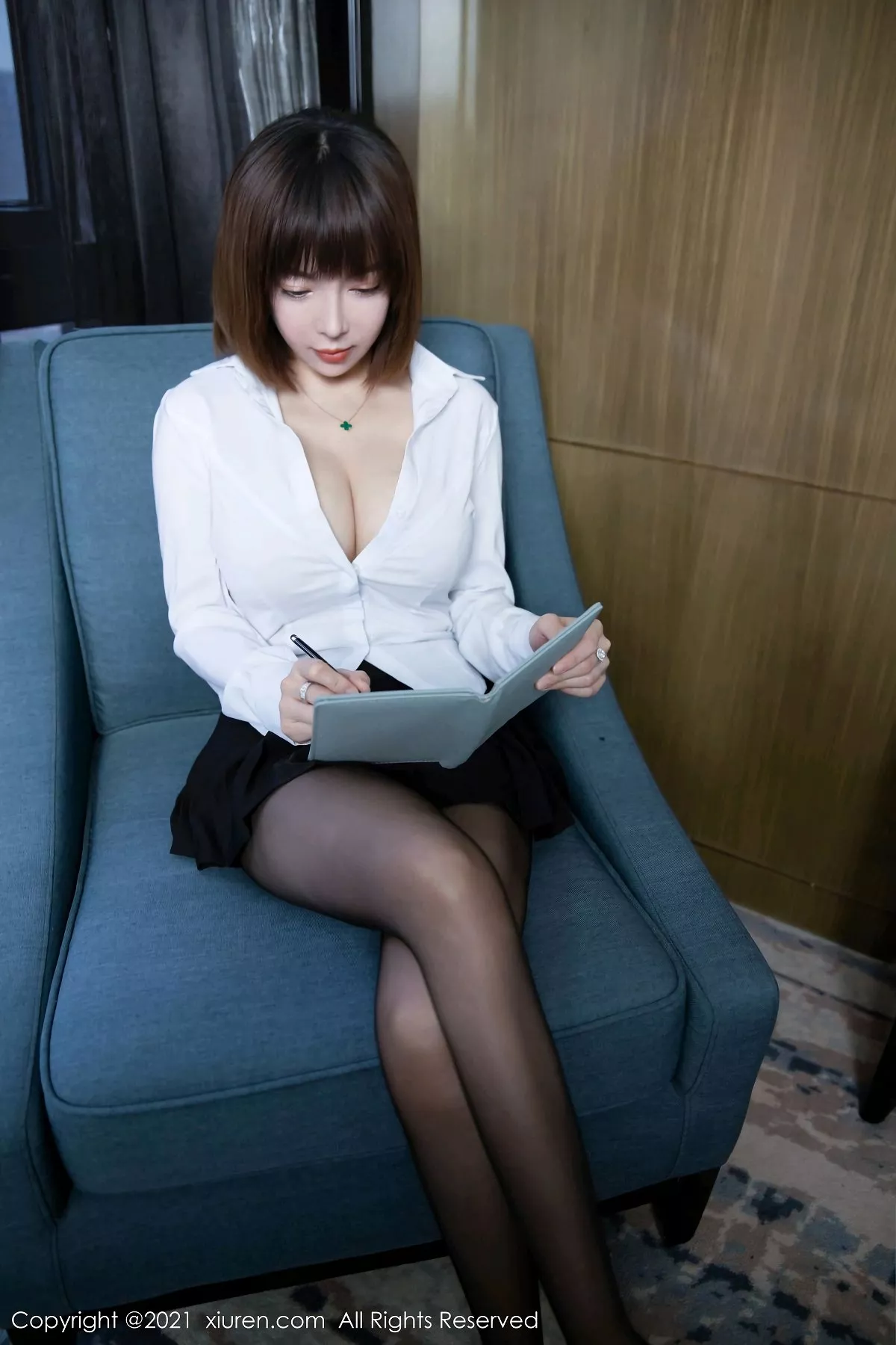 秀人集.com_[XiuRen秀人网]No.3151_嫩模大白兔吖私房性感白衬衣配黑短裙黑丝裤袜秀美腿诱惑写真40P