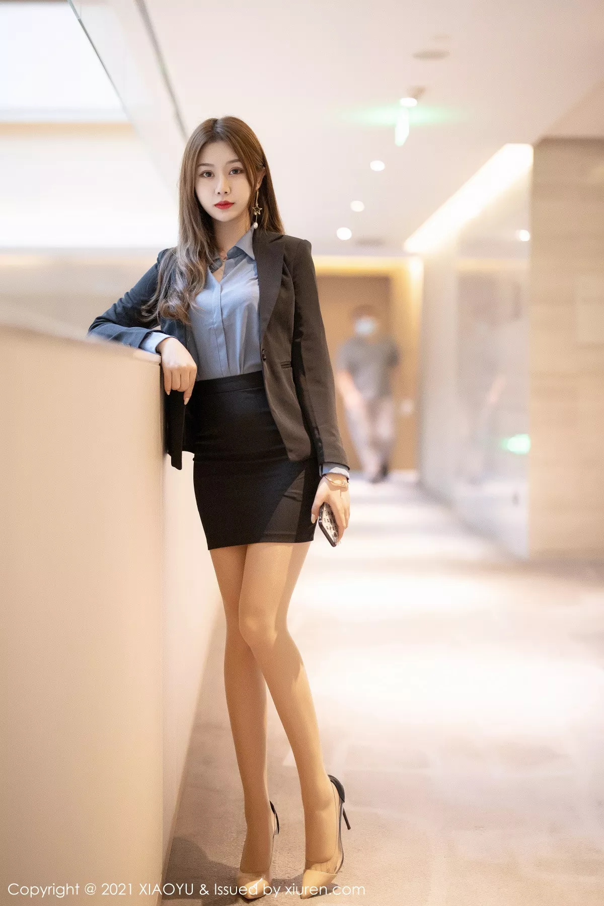 秀人集.com_[XiaoYu画语界]Vol.480_嫩模梦梵职场OL制服私房脱黑短裙露无内肉丝裤袜诱惑写真60P