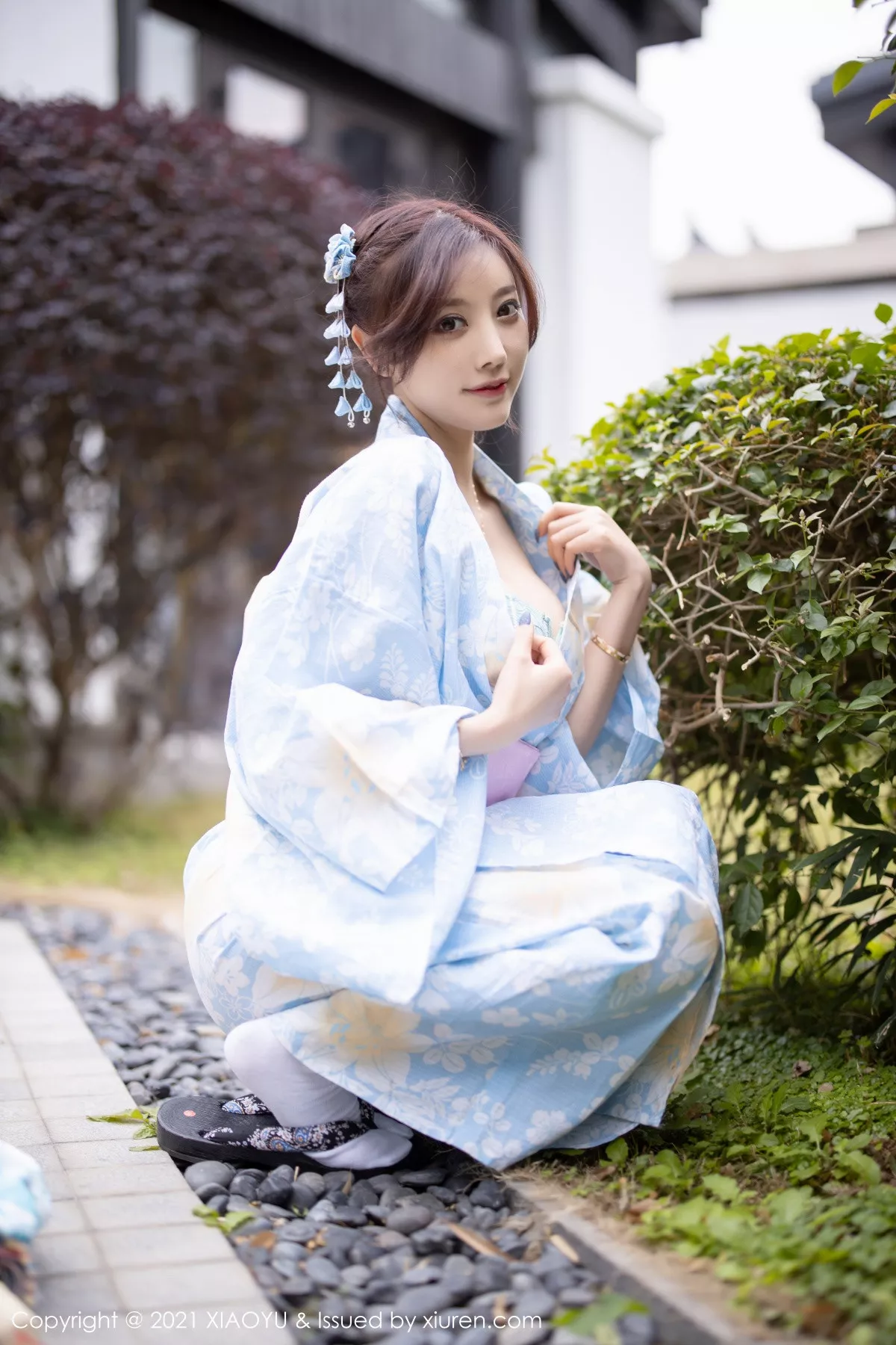 秀人集.com_[XiaoYu画语界]Vol.482_女神杨晨晨sugar厦门旅拍户外日式和服系列半脱撩人诱惑写真80P