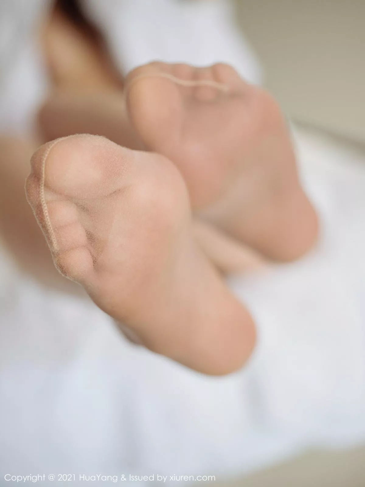 秀人集.com_[HuaYang花漾]Vol.372_嫩模方子萱私房明艳白色睡衣配肉色蕾丝袜秀完美身材诱惑写真51P