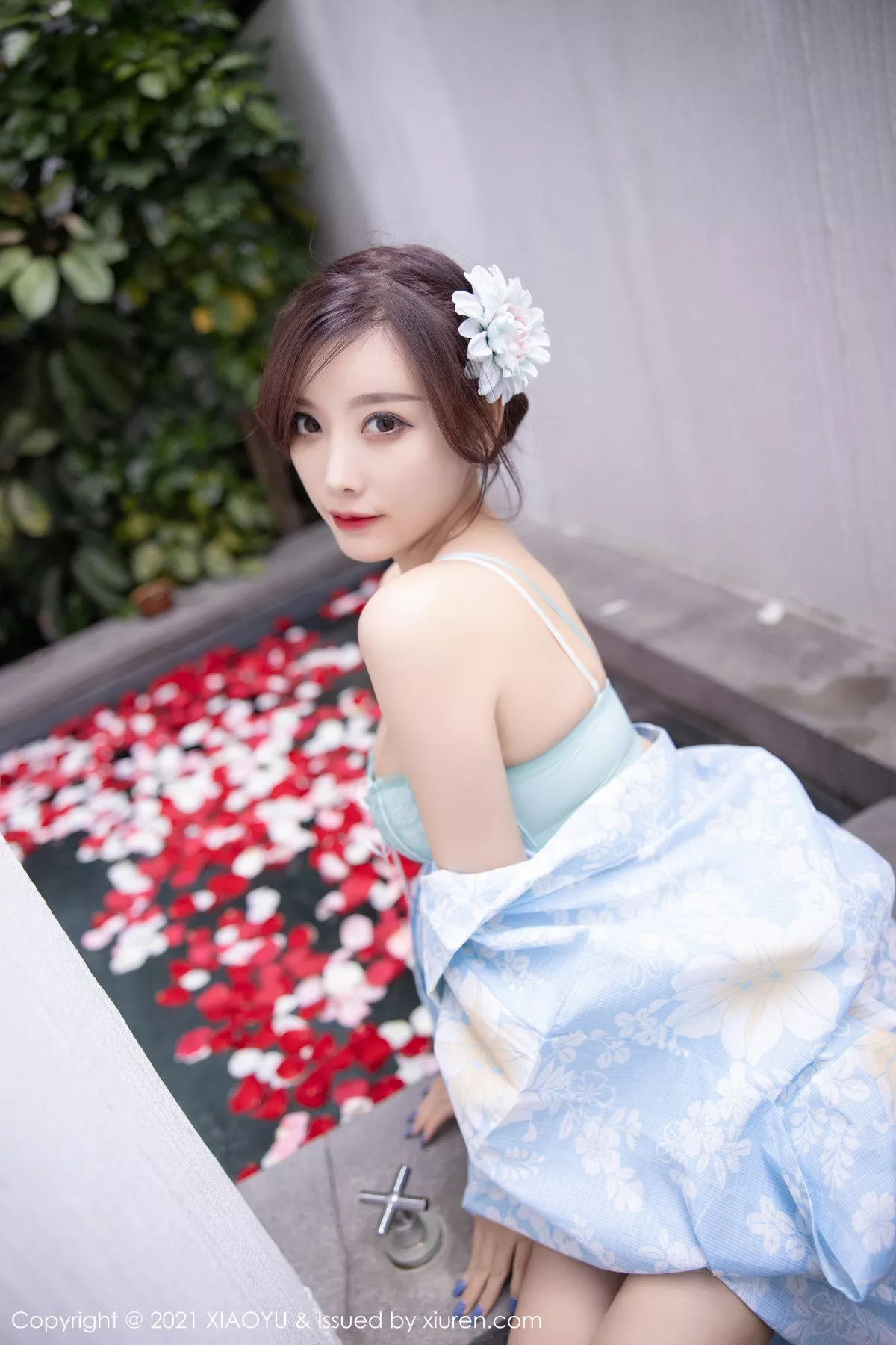 秀人集.com_[XiaoYu画语界]Vol.482_女神杨晨晨sugar厦门旅拍户外日式和服系列半脱撩人诱惑写真80P