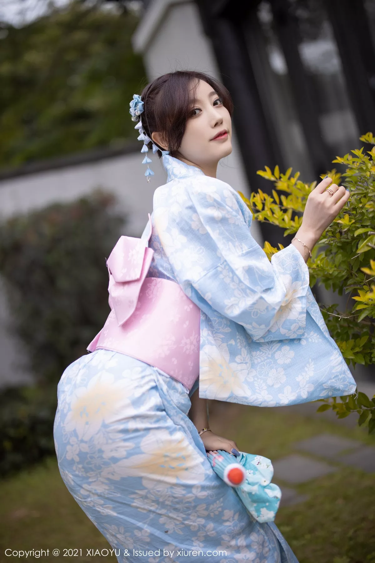 秀人集.com_[XiaoYu画语界]Vol.482_女神杨晨晨sugar厦门旅拍户外日式和服系列半脱撩人诱惑写真80P