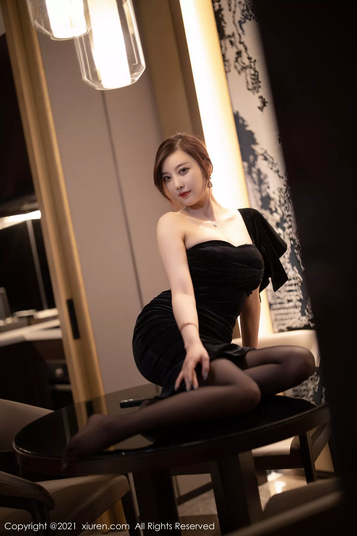 秀人集.com_[XiuRen秀人网]No.3184_女神杨晨晨sugar高贵典雅黑色礼裙配黑丝裤袜秀完美身材诱惑写真70P