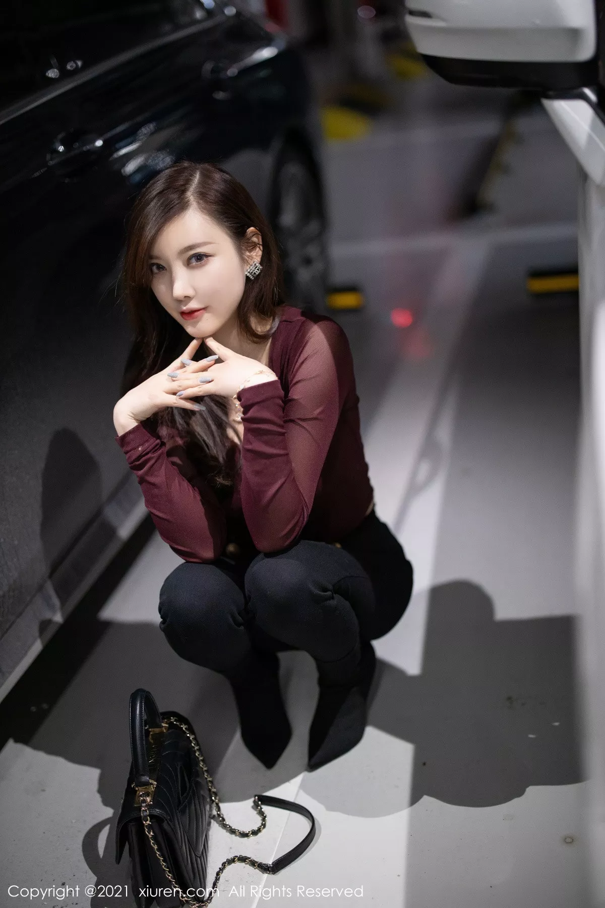 秀人集.com_[XiuRen秀人网]No.3208_女神杨晨晨sugar都市OL风半脱露性感黑色内衣秀完美曲线诱惑写真50P