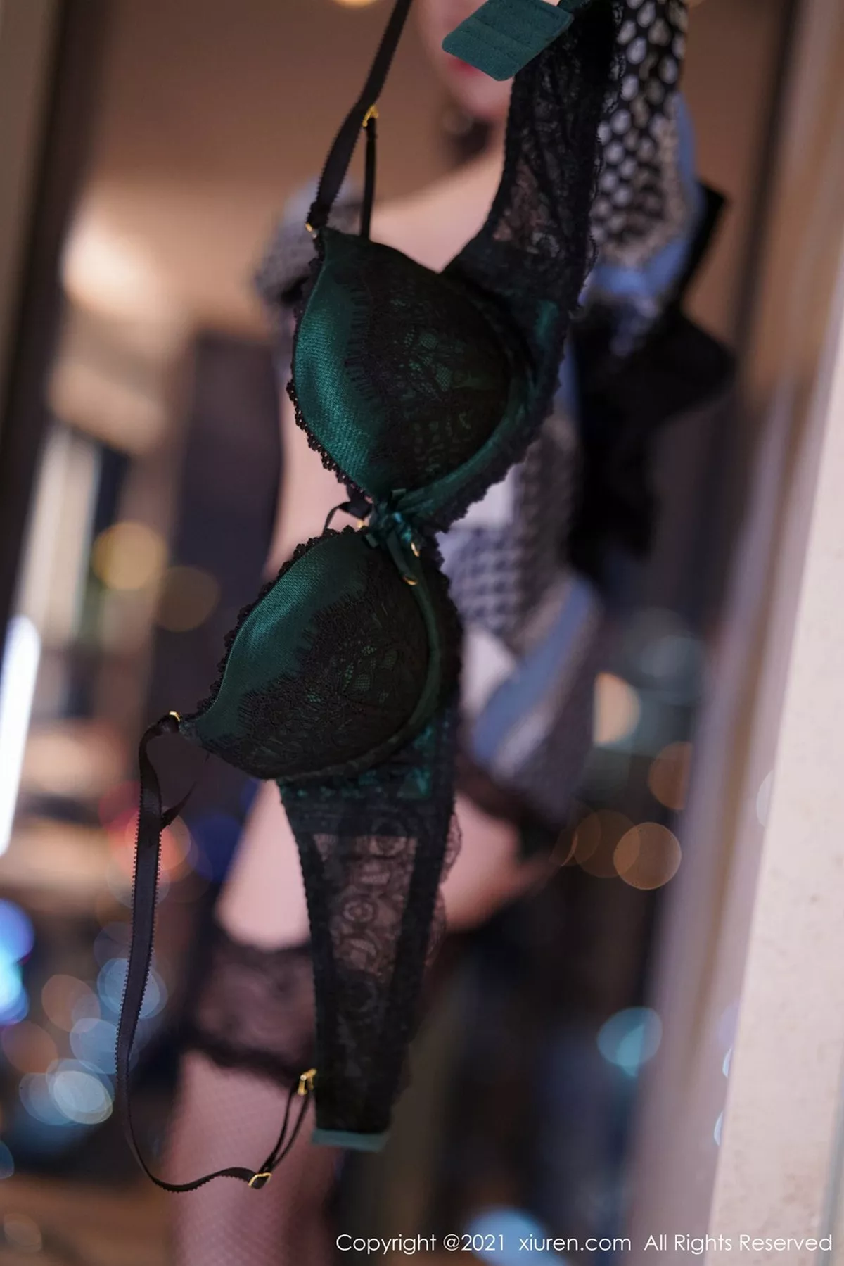 秀人集.com_[XiuRen秀人网]No.3097_女神周于希剧情主题私房性感内衣配吊带黑丝渔网撩人诱惑写真82P