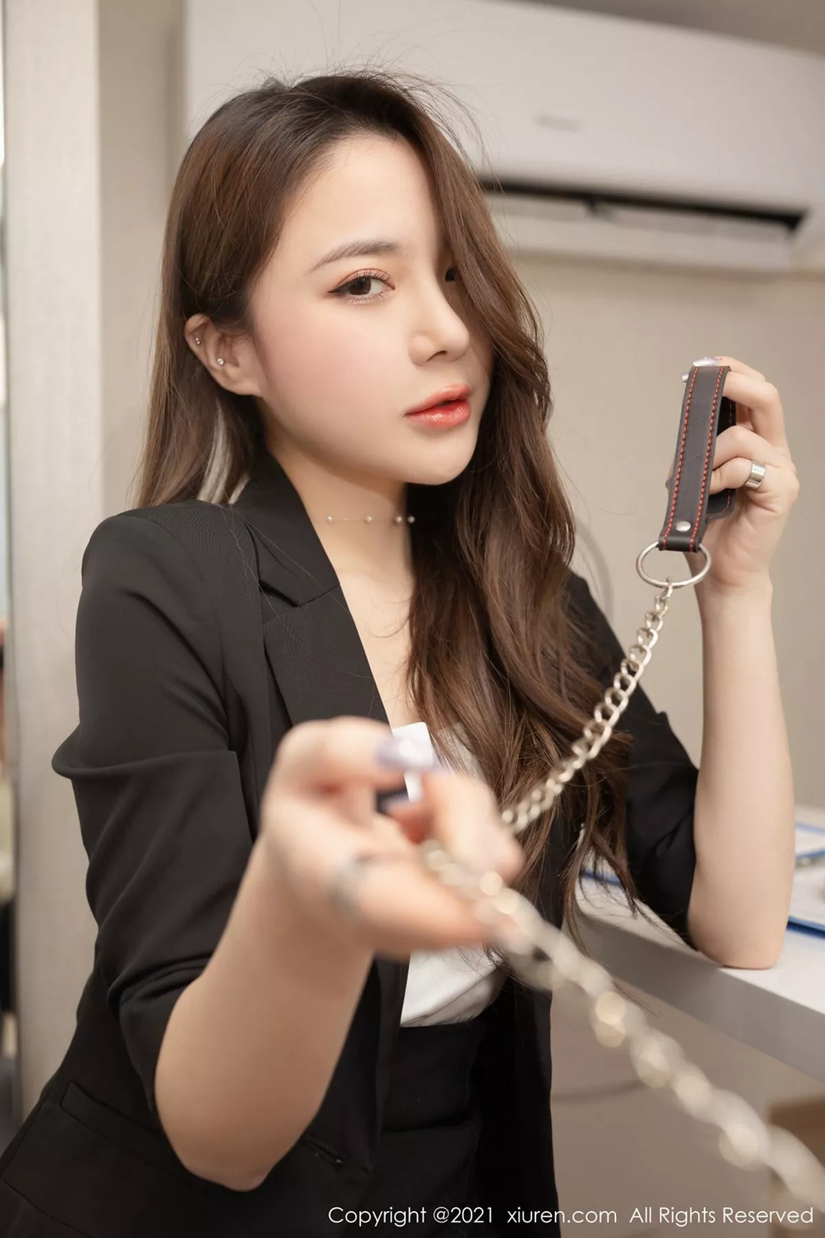 秀人集.com_[XiuRen秀人网]No.3099_嫩模鱼子酱Fish霸道女BOSS主题黑色情趣内衣配黑丝吊袜诱惑写真72P