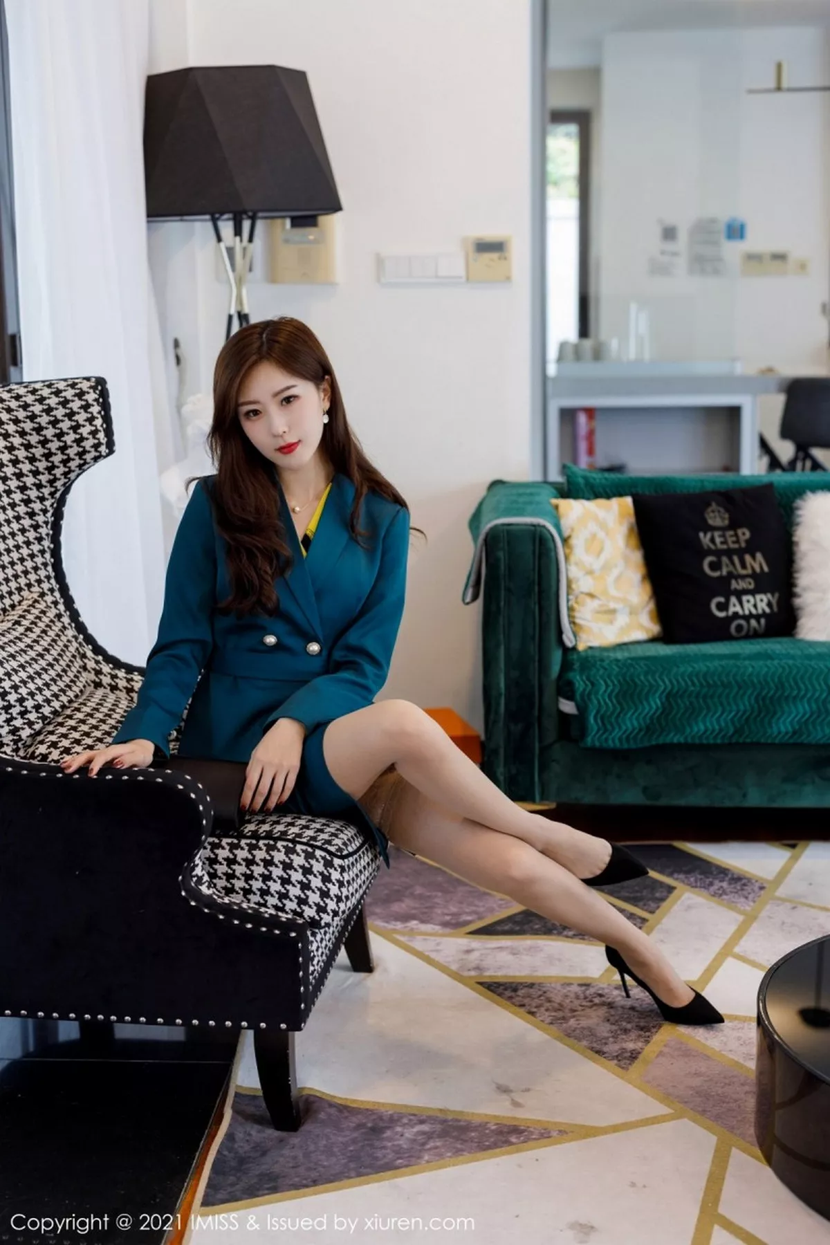 秀人集.com_[IMISS爱蜜社]Vol.551_嫩模杨紫嫣Cynthia职场0L典雅服饰露蕾丝吊袜秀翘臀美腿诱惑写真60P