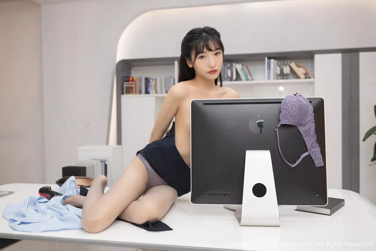 秀人集.com_[XiuRen秀人网]No.3215_嫩模陆萱萱客服主管主题超薄肉丝裤袜露蕾丝内裤秀翘臀诱惑写真76P