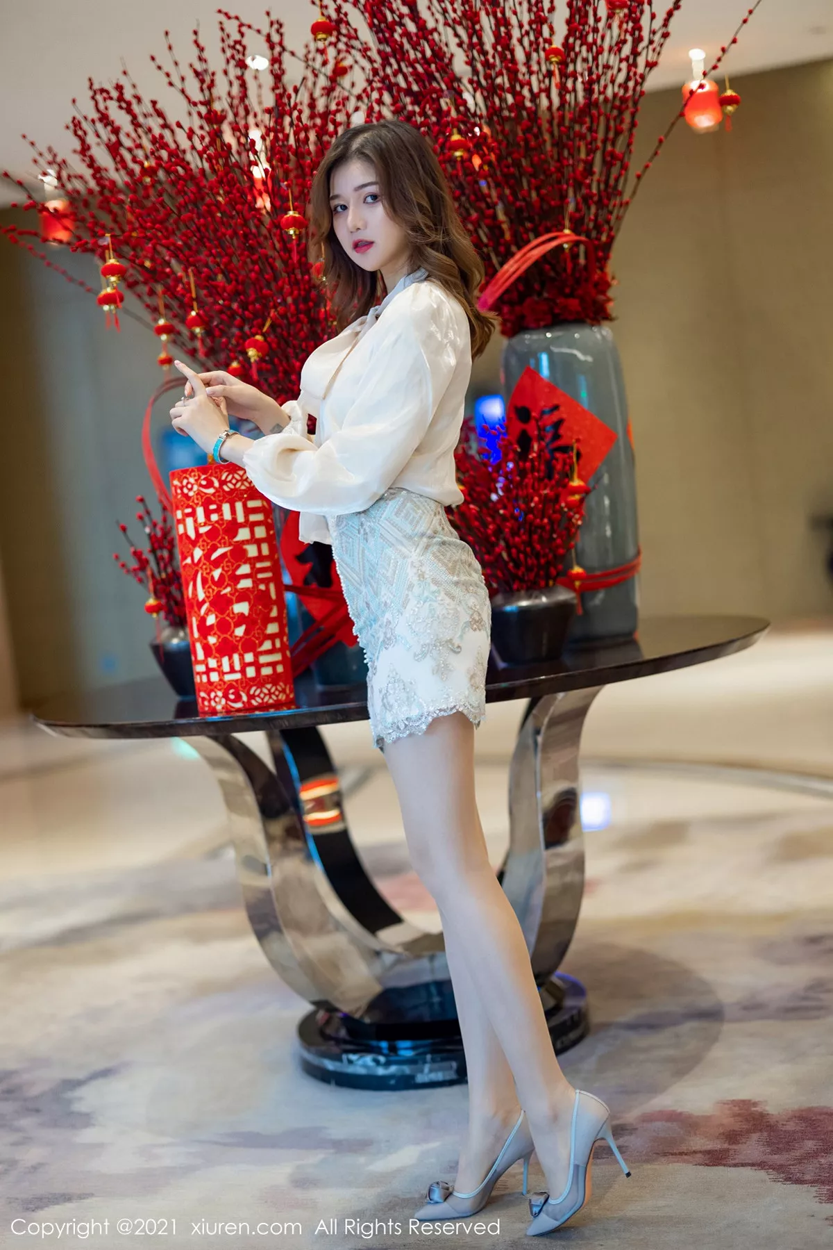 秀人集.com_[XiuRen秀人网]No.3211_嫩模芷萱mimi华丽璀璨服饰露性感内衣秀完美身材诱惑写真62P