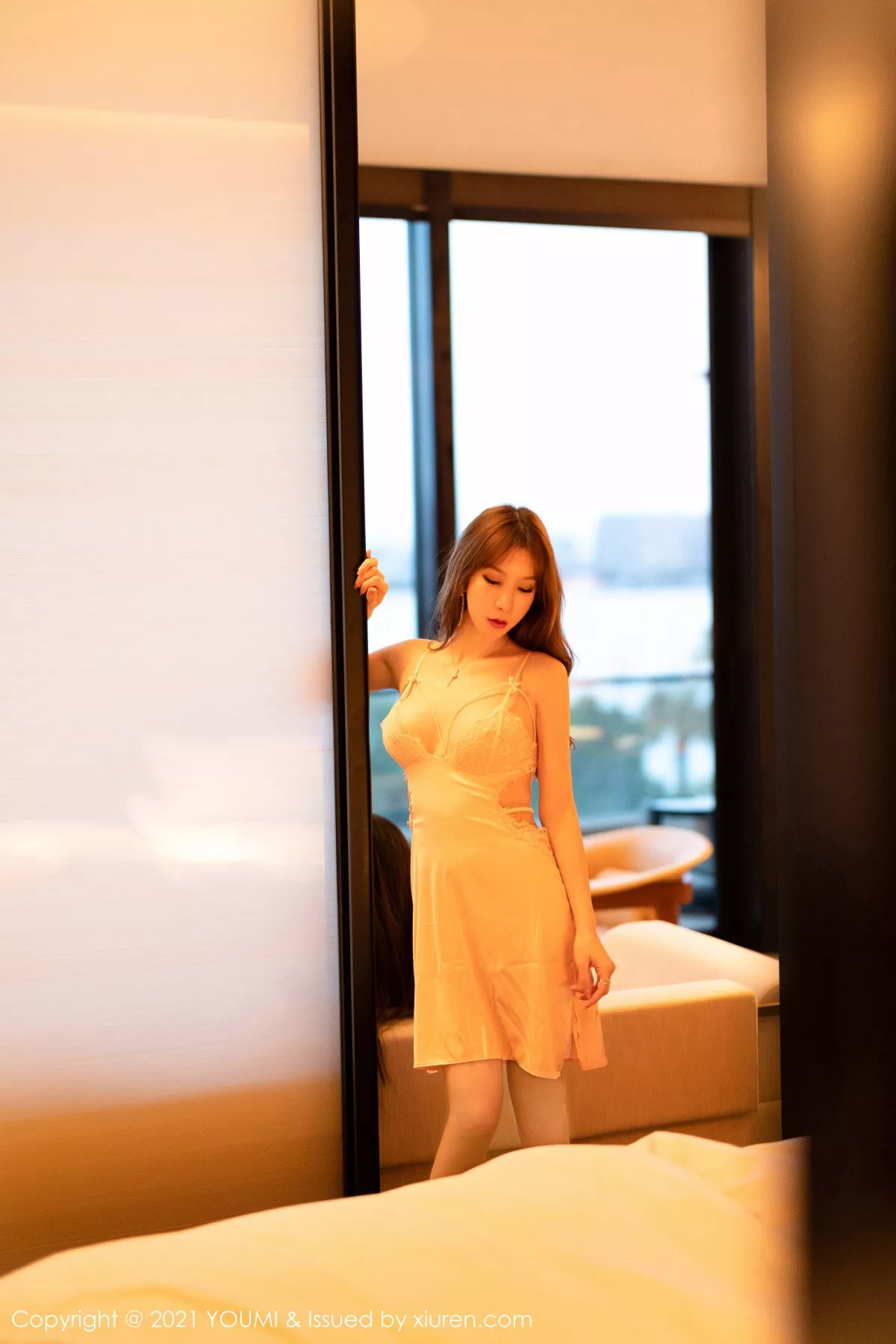 秀人集.com_[YouMi尤蜜荟]Vol.616_女神周于希Sandy厦门旅拍私房蕾丝睡裙秀惹火身材诱惑写真53P