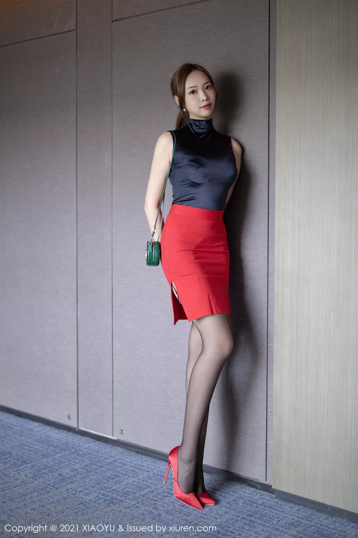 秀人集.com_[XiaoYu画语界]Vol.491_嫩模郑颖姗Bev经典都市OL制服配黑丝吊袜秀翘臀撩人诱惑写真75P