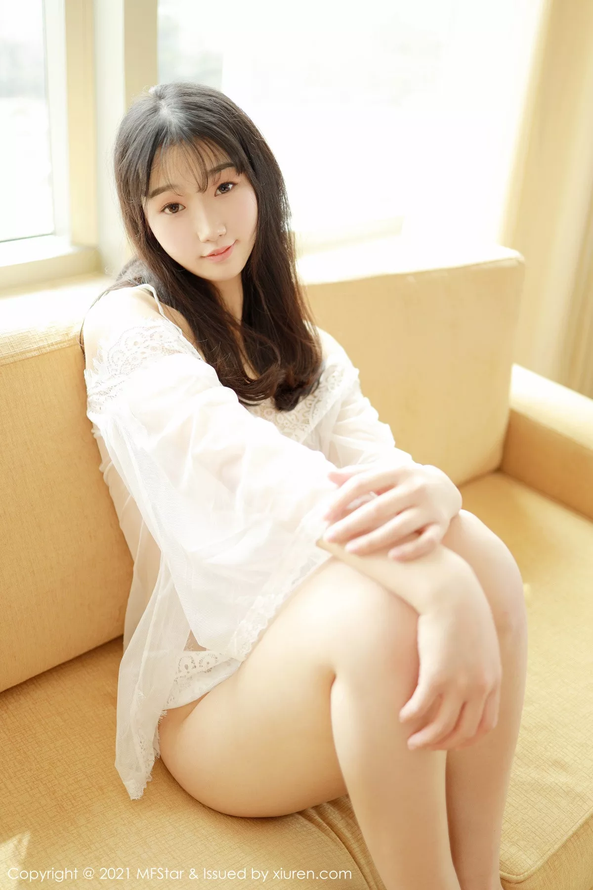 秀人集.com_[MFStar模范学院]Vol.470_嫩模母崽崽私房沙发上白色轻薄通透服饰秀白嫩翘臀诱惑写真38P