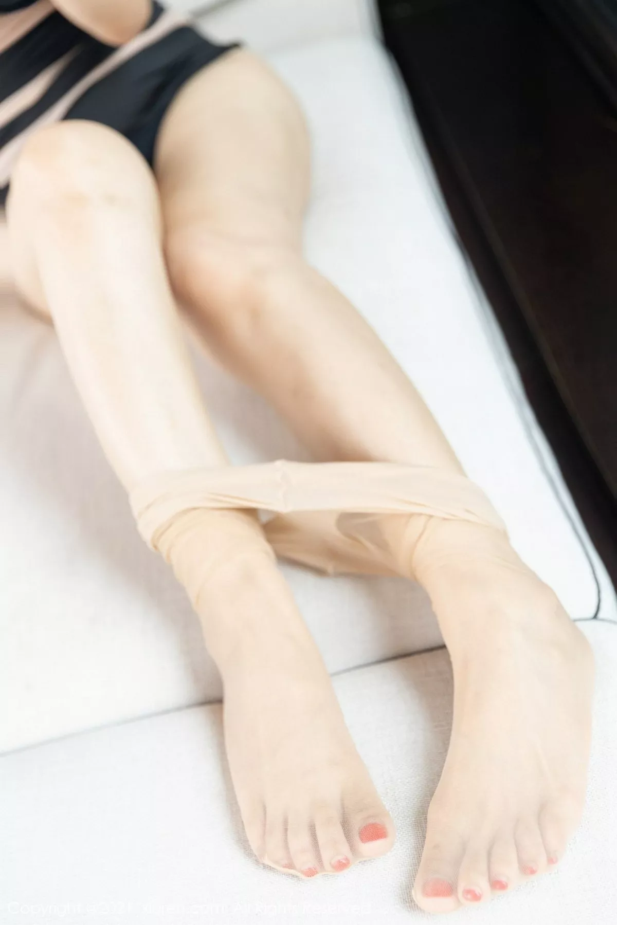 秀人集.com_[XiuRen秀人网]No.3102_嫩模徐安安杭州旅拍私房性感内衣配肉丝裤袜秀多姿身材诱惑写真47P