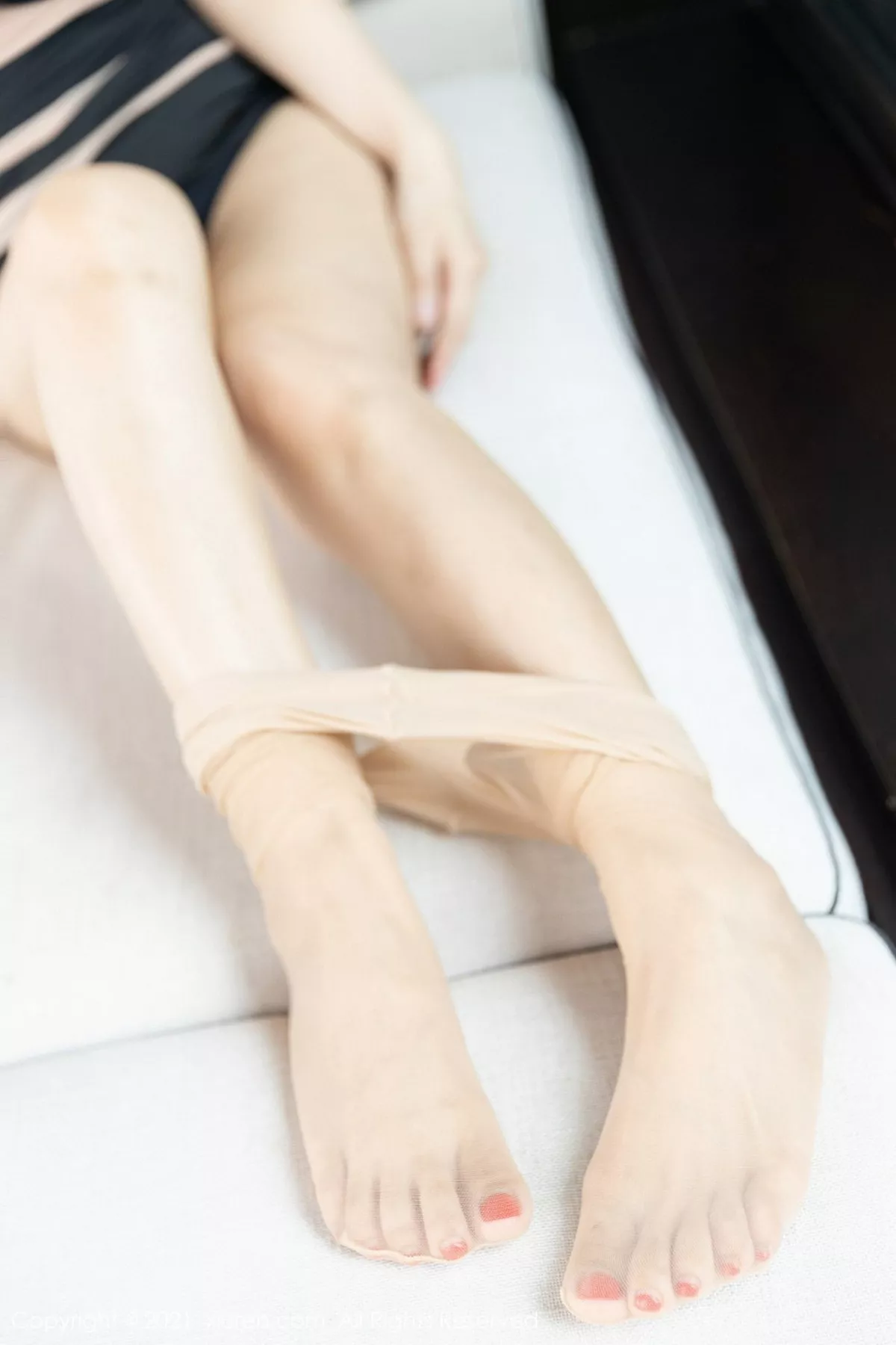 秀人集.com_[XiuRen秀人网]No.3102_嫩模徐安安杭州旅拍私房性感内衣配肉丝裤袜秀多姿身材诱惑写真47P