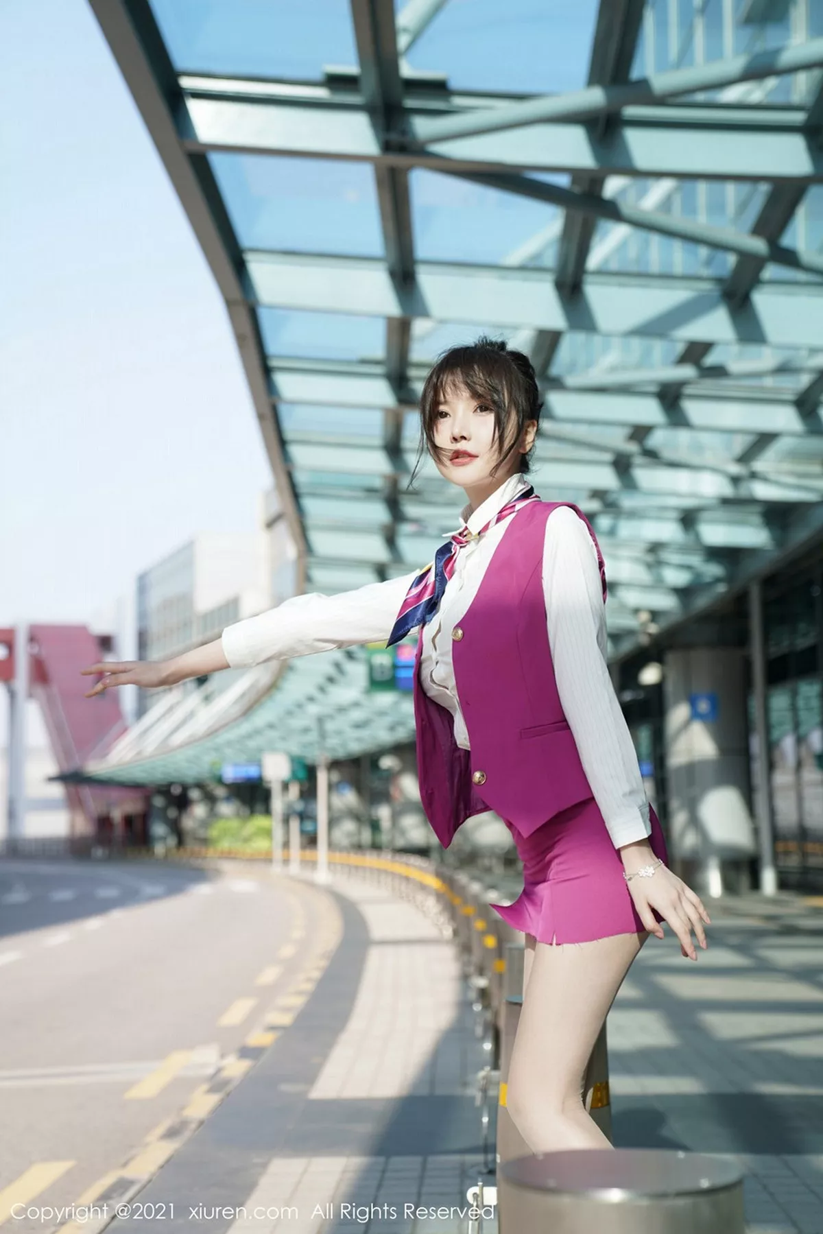 秀人集.com_[XiuRen秀人网]No.3103_女神糯美子Mini澳门旅拍粉色空乘制服下肉丝裤袜秀翘臀诱惑写真68P