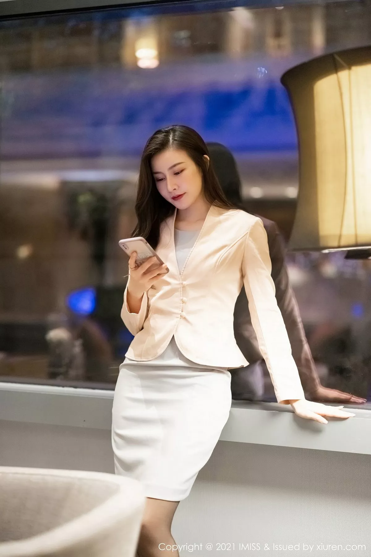 秀人集.com_[IMISS爱蜜社]Vol.552_气质美女Vanessa典雅职场OL主题私房黑丝吊袜极致魅惑写真63P