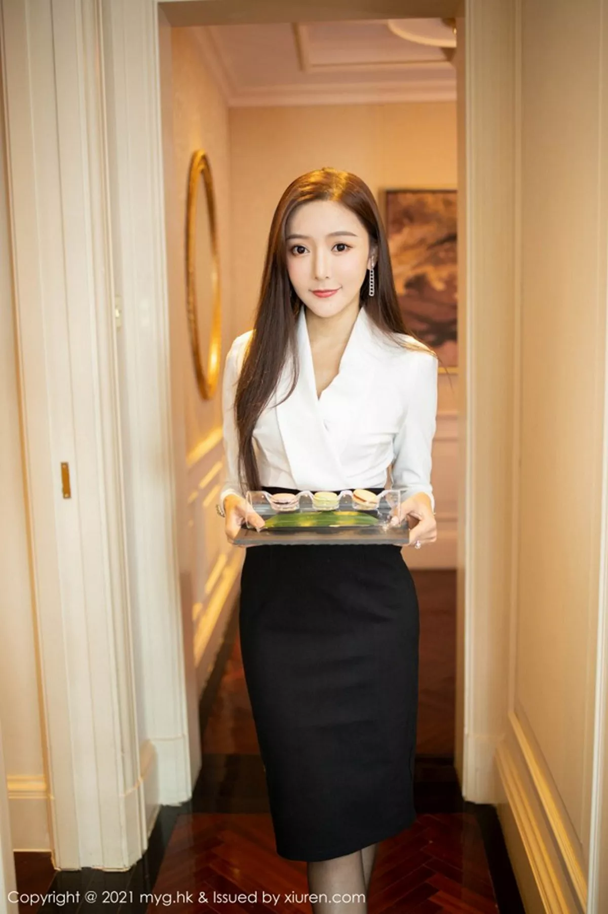 秀人集.com_[MyGirl美媛馆]Vol.492_女神王馨瑶yanni上司过生日主题黑裙下黑丝裤袜秀美腿诱惑写真88P