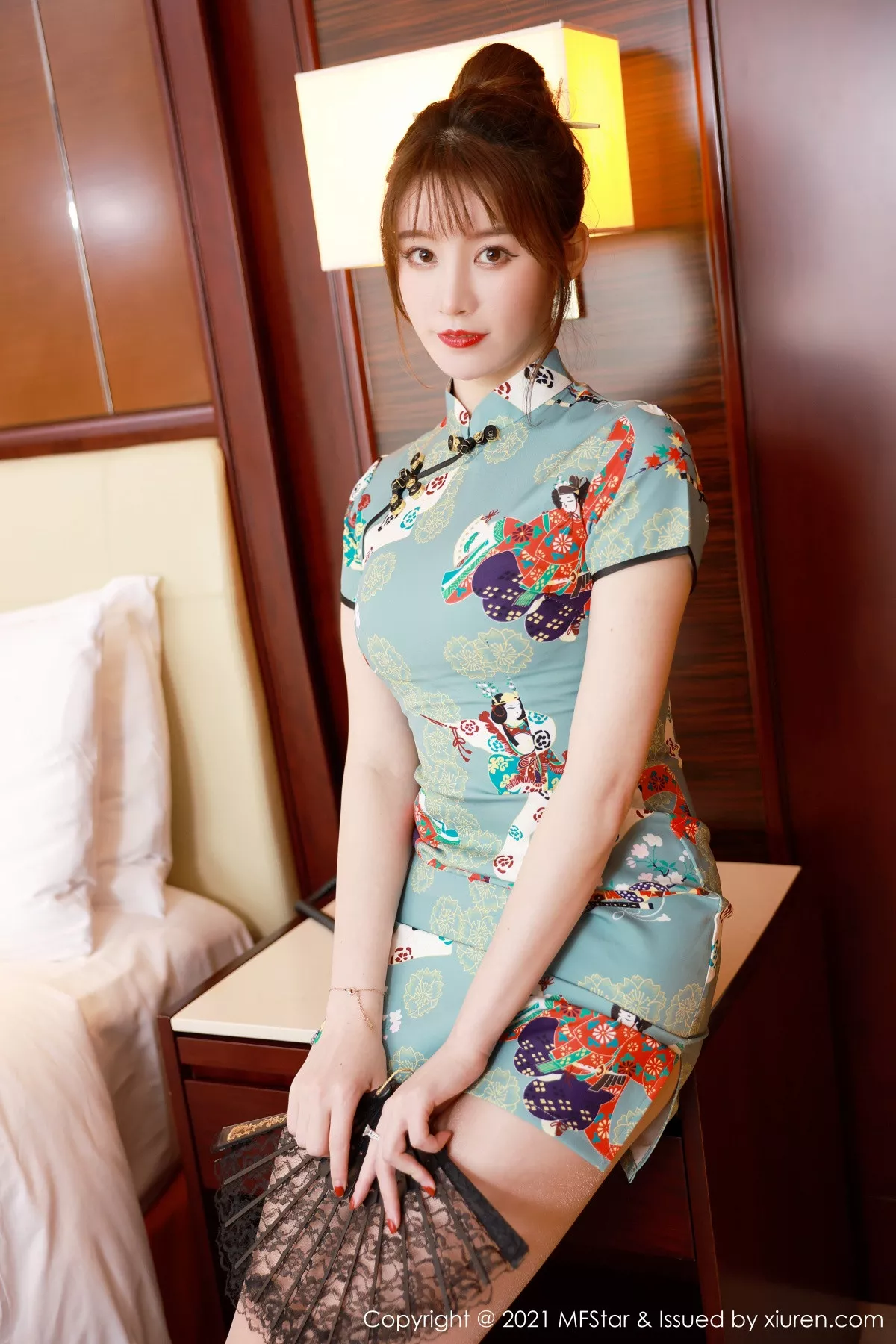 秀人集.com_[MFStar模范学院]Vol.471_嫩模yoo优优三亚旅拍私房古韵旗袍配肉丝裤袜极致魅惑写真64P