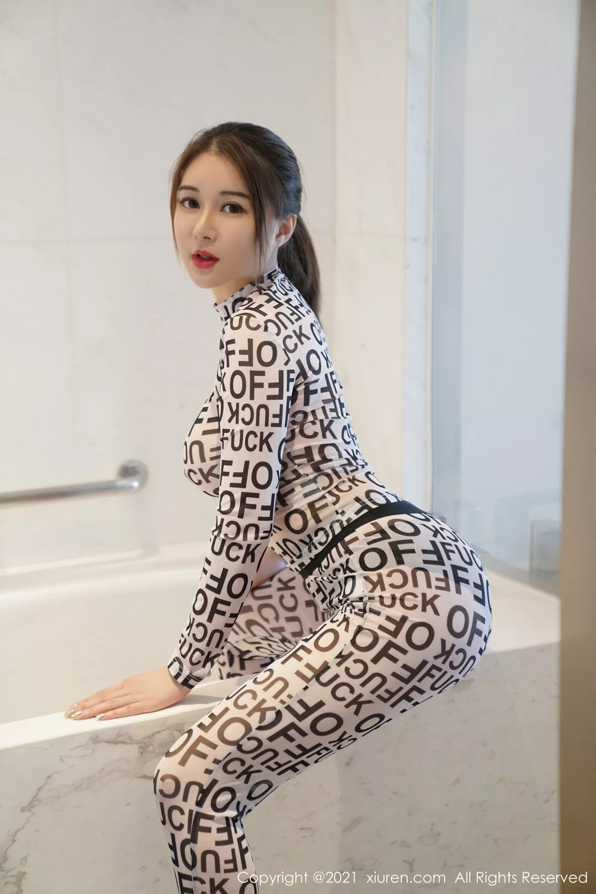 秀人集.com_[XiuRen秀人网]No.3225_女神凯竹私房性感紧身薄纱服饰半脱秀丰满身材火辣诱惑写真45P