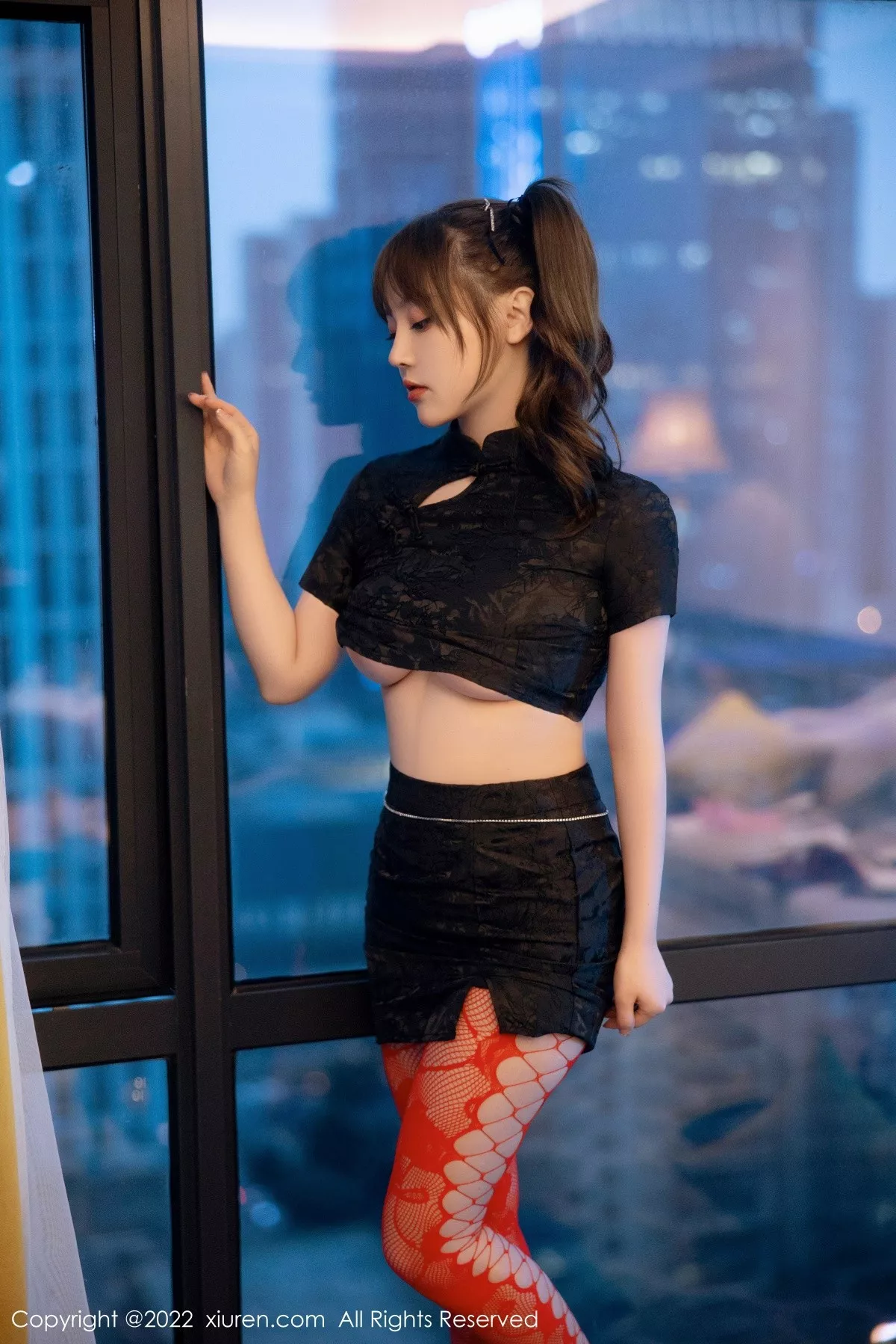 秀人集.com_[XiuRen秀人网]No.5225_模特豆瓣酱黑色短旗袍半脱露红色网格丝袜秀丰满身材诱惑写真74P
