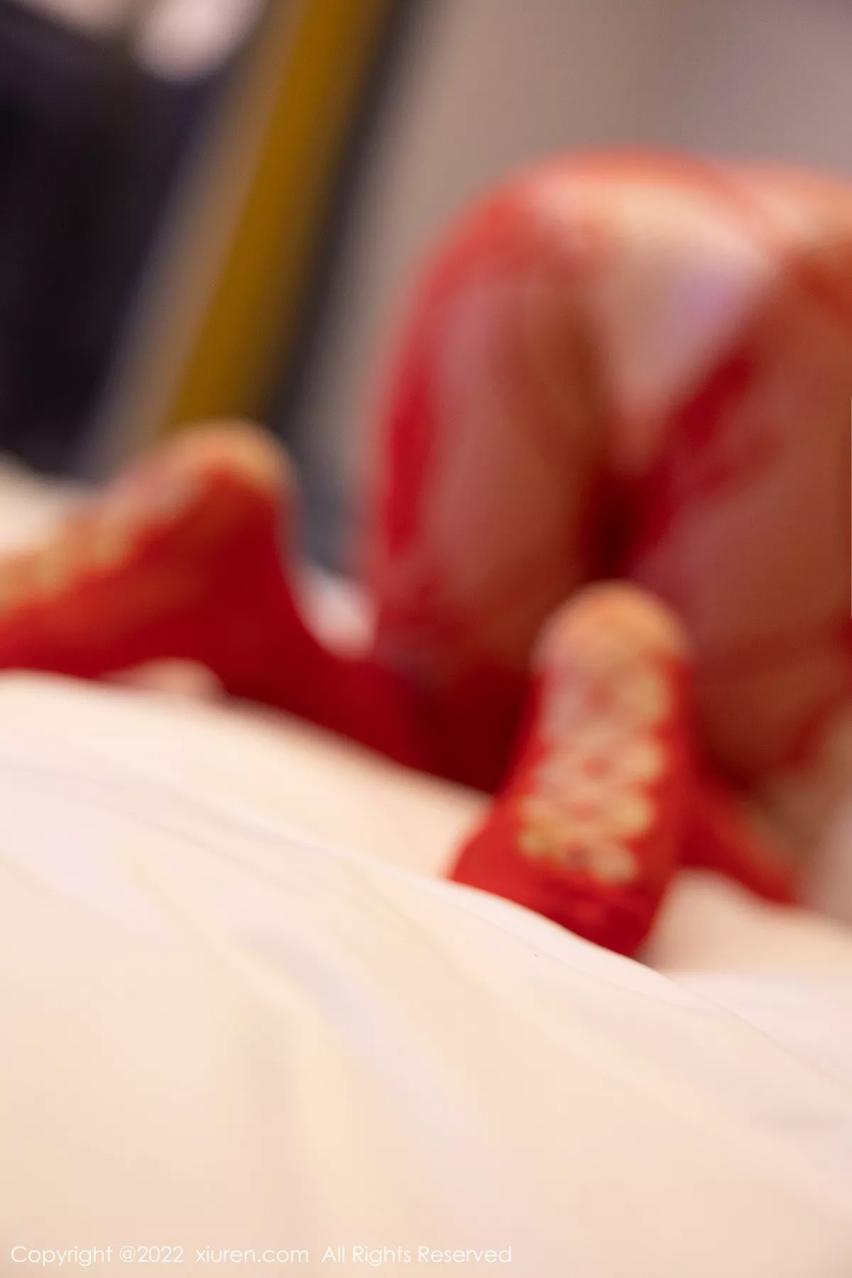 秀人集.com_[XiuRen秀人网]No.5225_模特豆瓣酱黑色短旗袍半脱露红色网格丝袜秀丰满身材诱惑写真74P