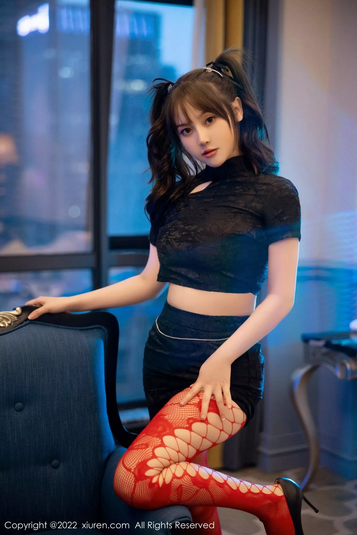 秀人集.com_[XiuRen秀人网]No.5225_模特豆瓣酱黑色短旗袍半脱露红色网格丝袜秀丰满身材诱惑写真74P