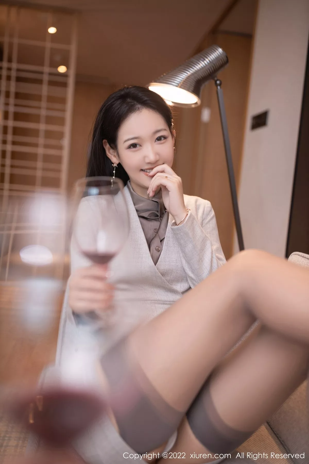 秀人集.com_[XiuRen秀人网]No.5238_模特唐安琪广州-云南旅拍脱职业装露性感蕾丝内衣撩人诱惑写真84P