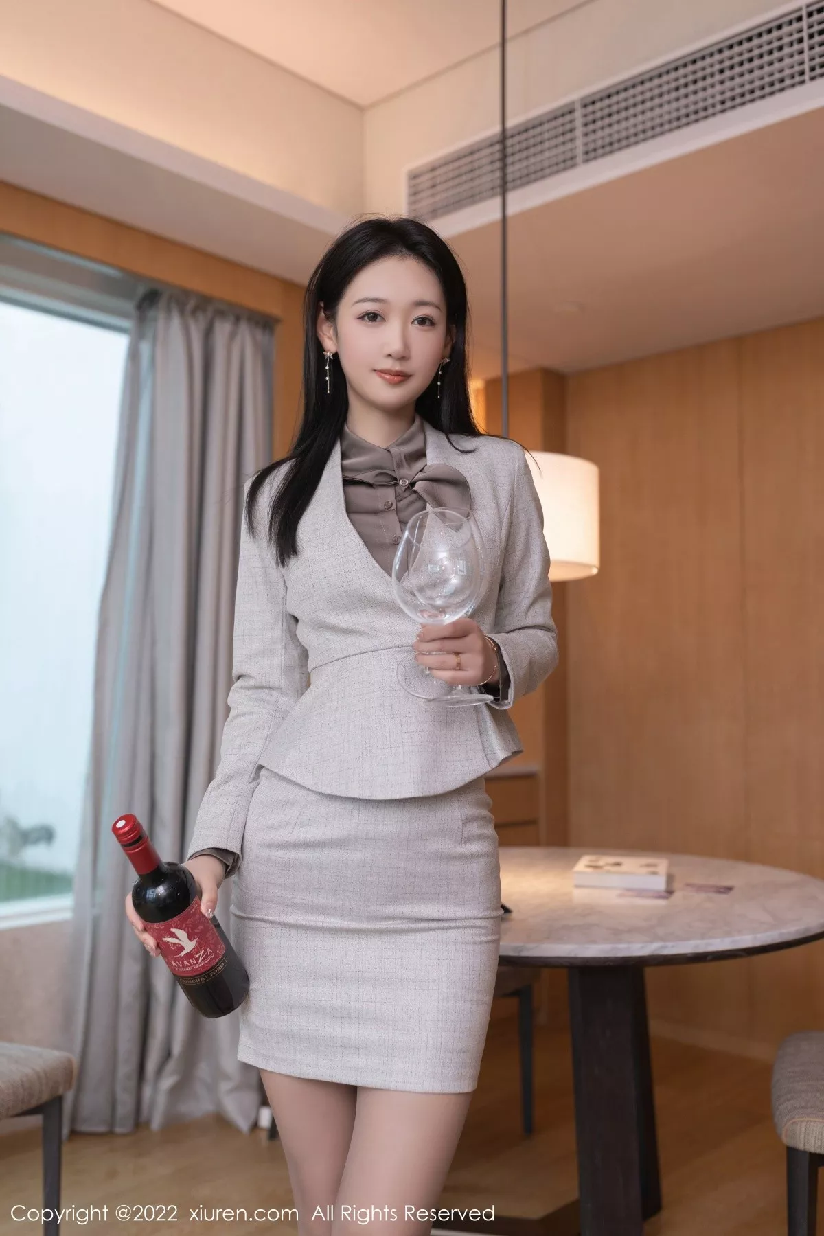 秀人集.com_[XiuRen秀人网]No.5238_模特唐安琪广州-云南旅拍脱职业装露性感蕾丝内衣撩人诱惑写真84P