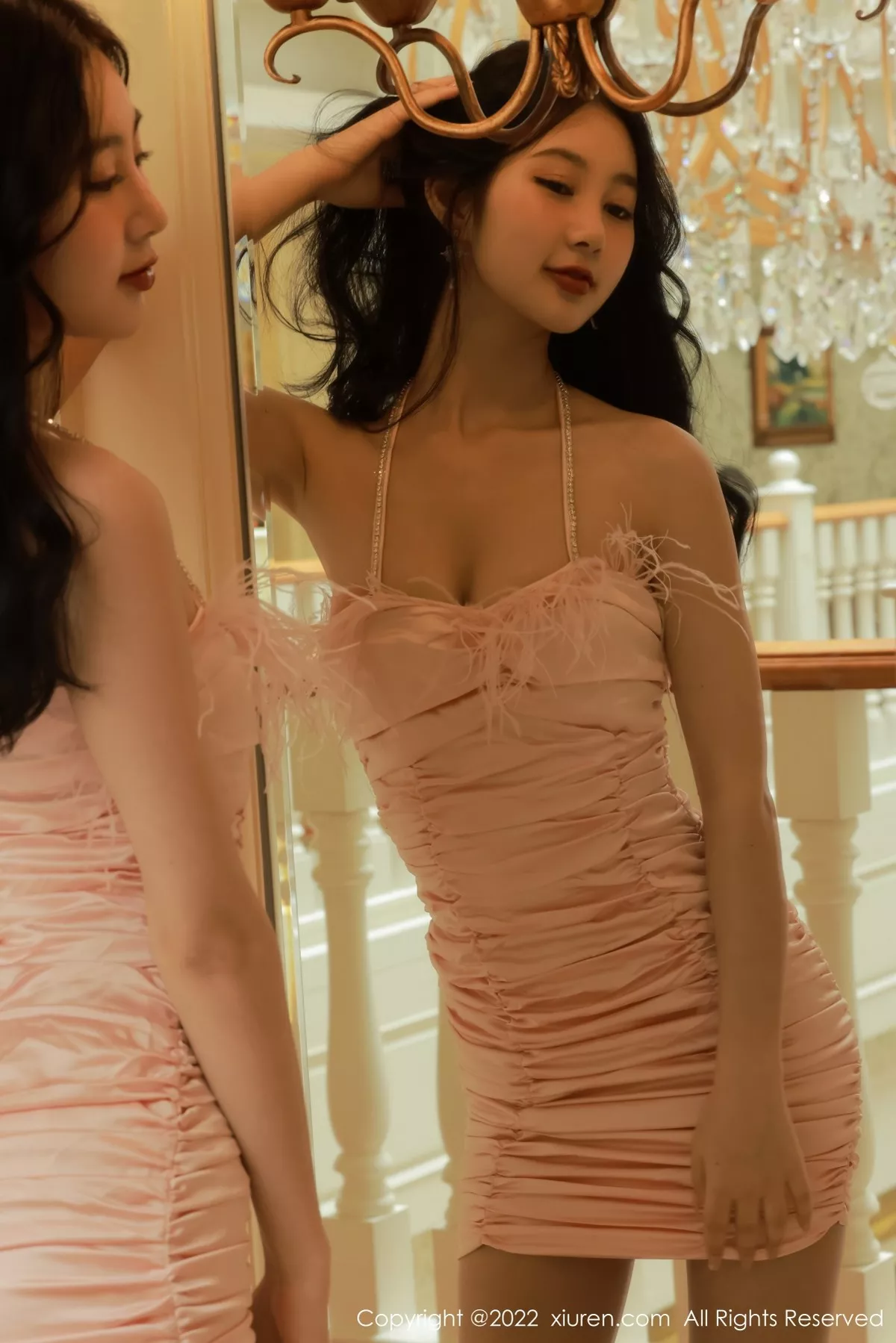 秀人集.com_[XiuRen秀人网]No.5235_模特谢晚晚澳门旅拍性感粉色吊带配超薄肉丝半脱秀翘臀诱惑写真52P