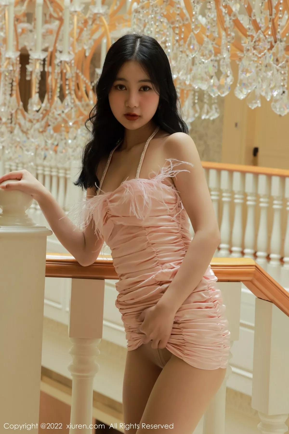 秀人集.com_[XiuRen秀人网]No.5235_模特谢晚晚澳门旅拍性感粉色吊带配超薄肉丝半脱秀翘臀诱惑写真52P