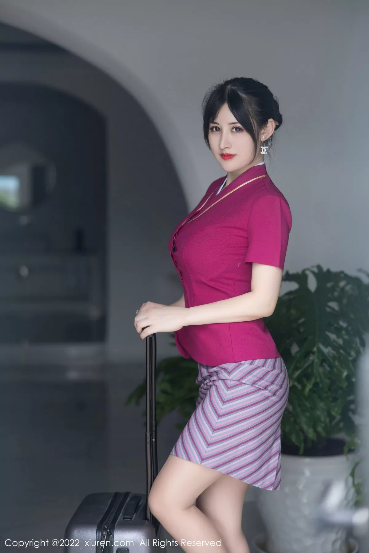 秀人集.com_[XiuRen秀人网]No.5241_模特诗诗kiki大理旅拍半脱空姐制服露性感蕾丝内衣完美诱惑写真83P