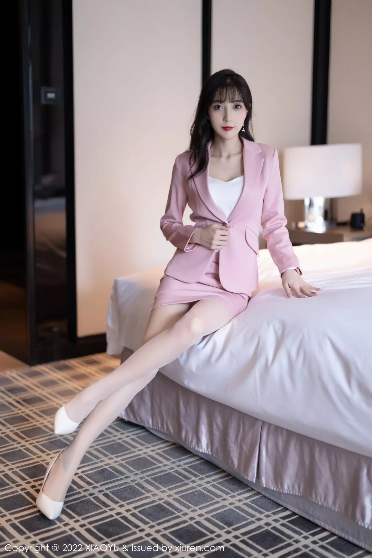 秀人集.com_[XiaoYu画语界]Vol.815_模特林星阑脱粉色职业装露性感白色蕾丝内衣配超薄肉丝诱惑写真86P