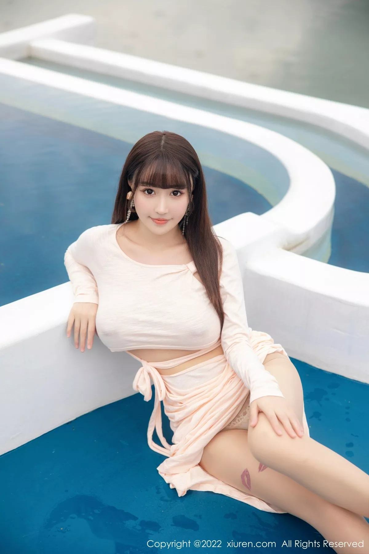 秀人集.com_[XiuRen秀人网]No.5248_女神朱可儿Flora大理旅拍浅色镂空连衣裙配超薄肉丝撩人诱惑写真90P