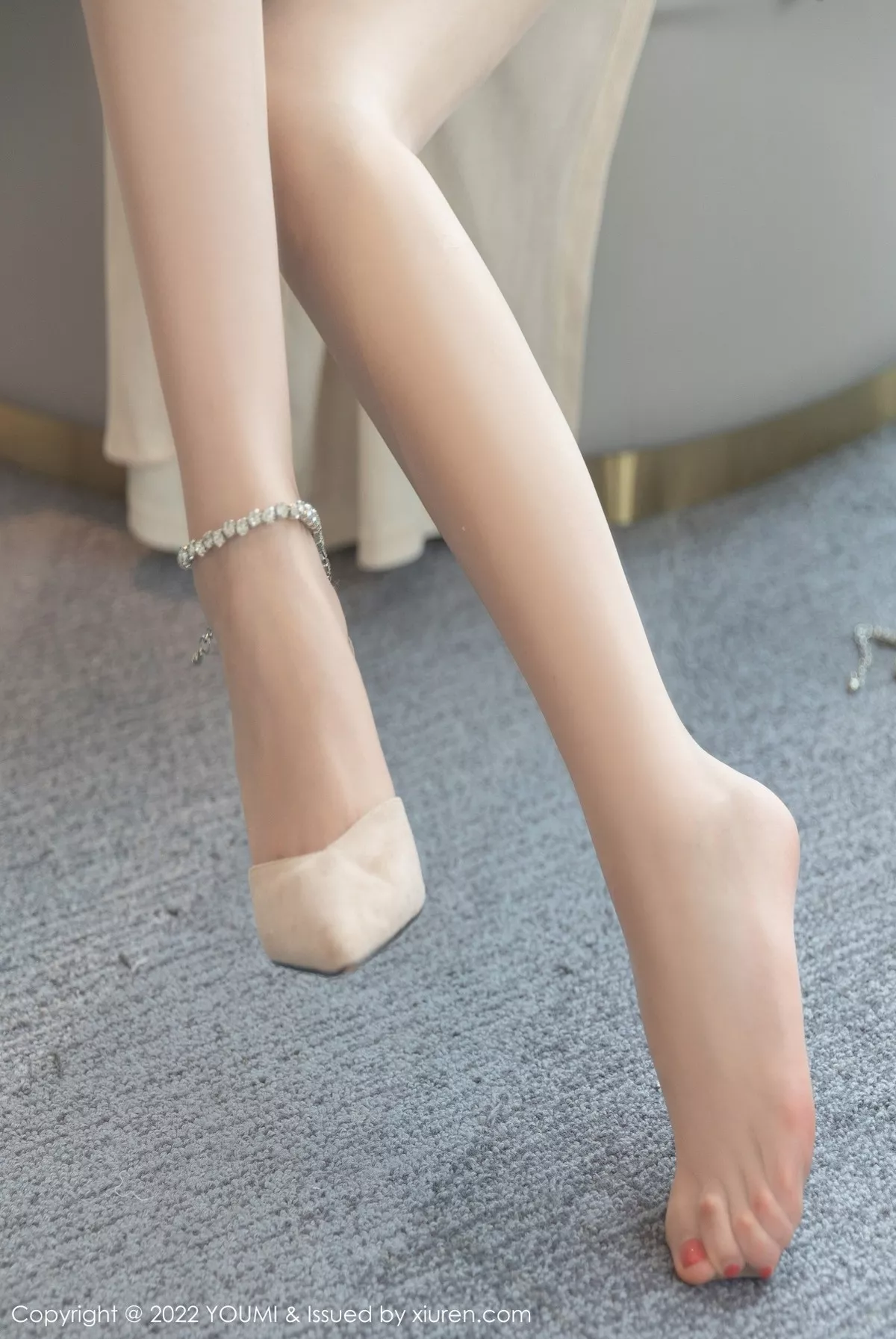 秀人集.com_[YouMi尤蜜荟]Vol.813_女神奶瓶土肥圆米色收身连衣裙配超薄肉丝秀翘臀美腿诱惑写真76P