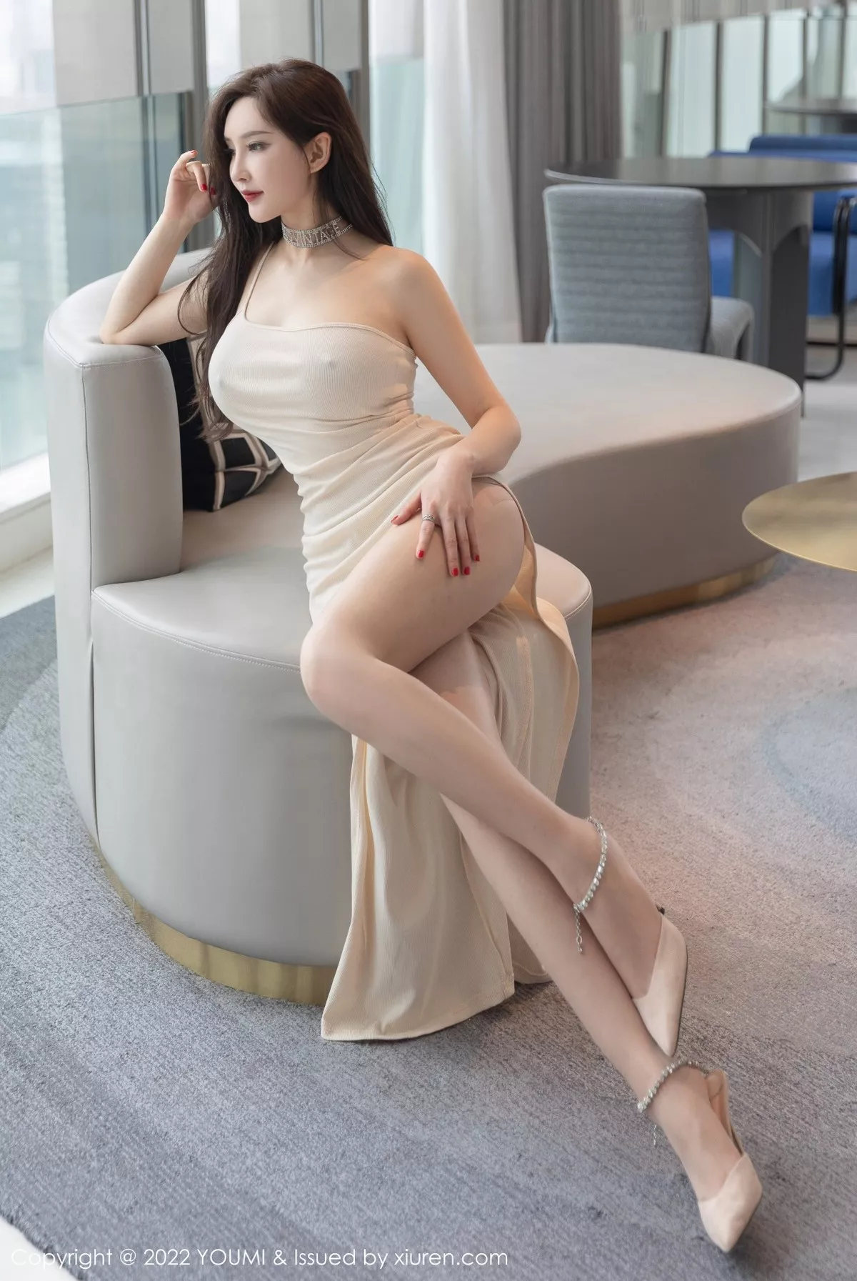 秀人集.com_[YouMi尤蜜荟]Vol.813_女神奶瓶土肥圆米色收身连衣裙配超薄肉丝秀翘臀美腿诱惑写真76P