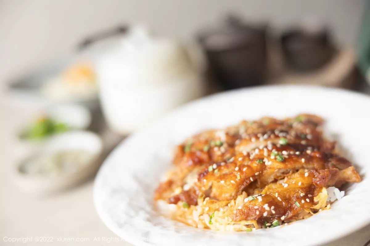 秀人集.com_[XiuRen秀人网]No.5256_女神小果冻儿大理旅拍私房暗绿色真空和服秀完美身材诱惑写真85P