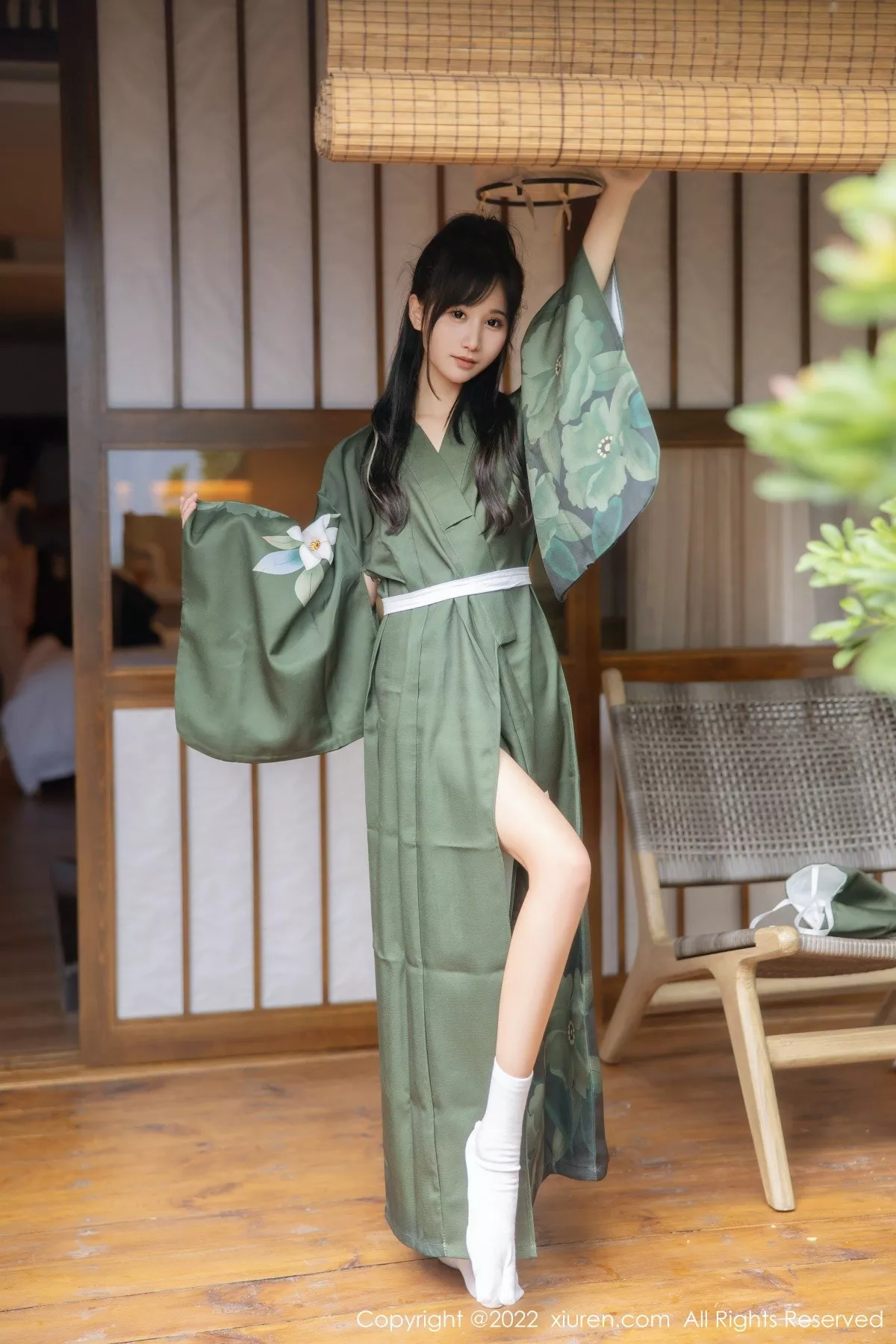 秀人集.com_[XiuRen秀人网]No.5256_女神小果冻儿大理旅拍私房暗绿色真空和服秀完美身材诱惑写真85P