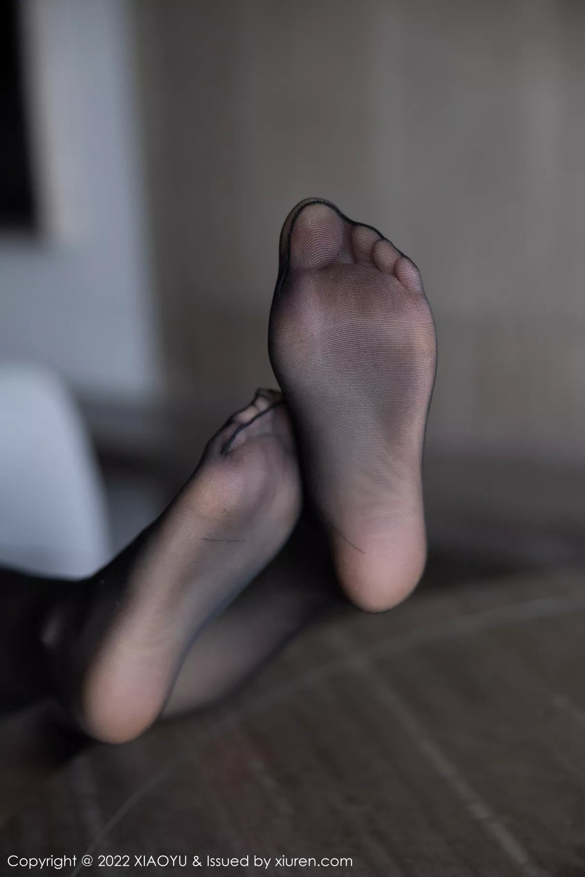 秀人集.com_[XiaoYu画语界]Vol.817_模特奶瓶私房性感浅色轻透露背衣配黑丝袜秀翘臀美腿诱惑写真92P