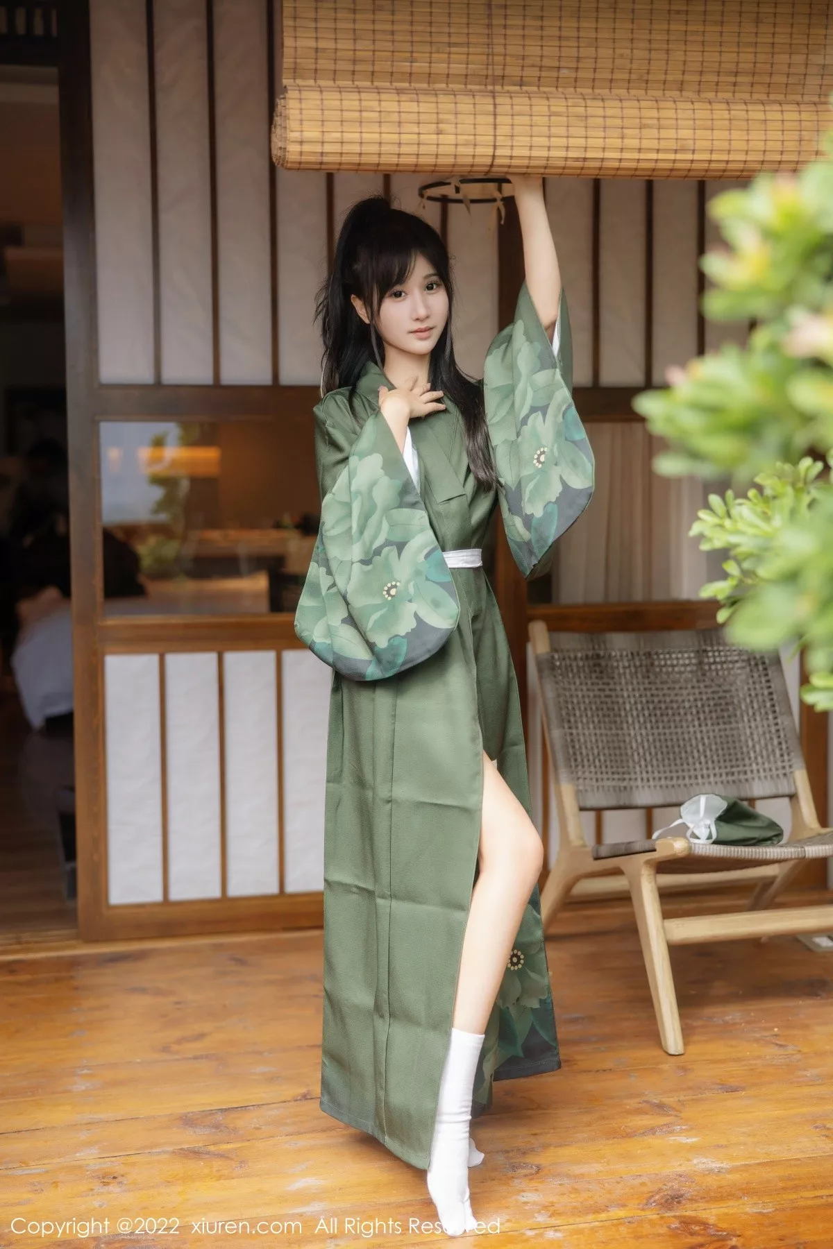 秀人集.com_[XiuRen秀人网]No.5256_女神小果冻儿大理旅拍私房暗绿色真空和服秀完美身材诱惑写真85P