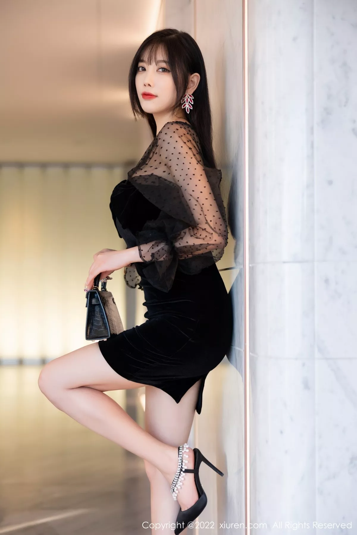 秀人集.com_[XiuRen秀人网]No.5264_女神杨晨晨Yome脱黑色轻透连衣裙露红色蕾丝内衣惹火诱惑写真84P