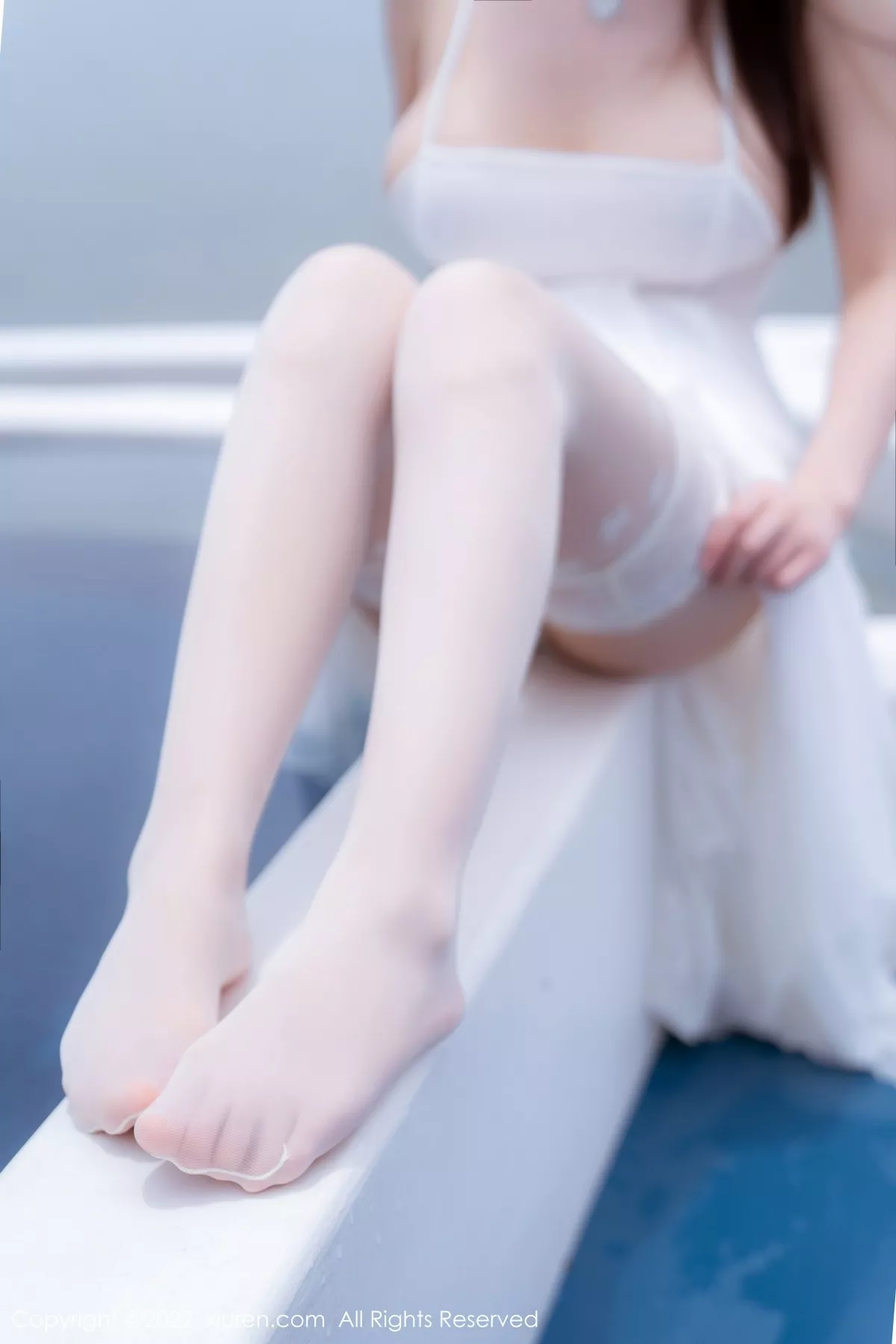 秀人集.com_[XiuRen秀人网]No.5261_女神朱可儿Flora大理旅拍白色露肩吊带裙配白丝袜丰满诱惑写真114P