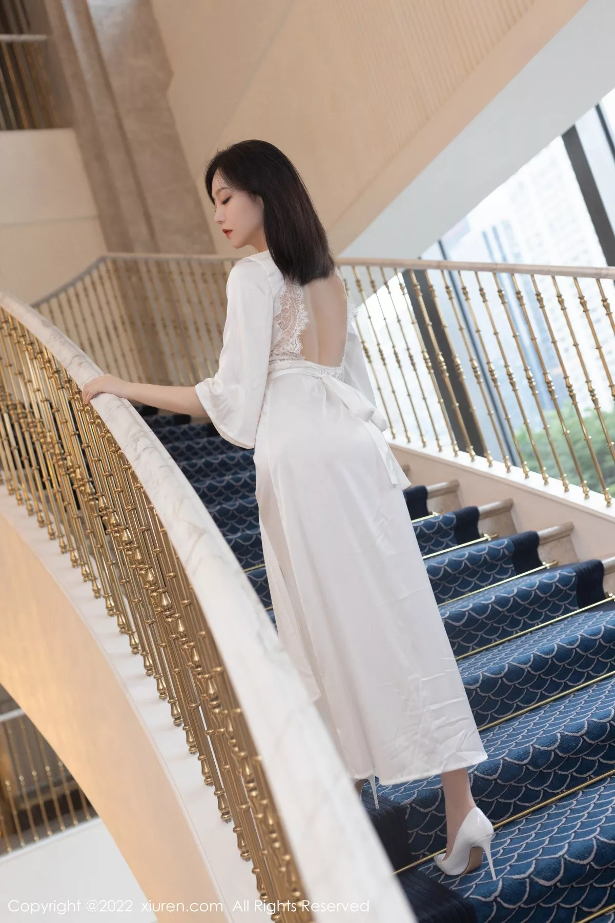 秀人集.com_[XiuRen秀人网]No.5263_模特安然anran广州-云南旅拍丝质睡衣配无内肉丝惹火诱惑写真75P