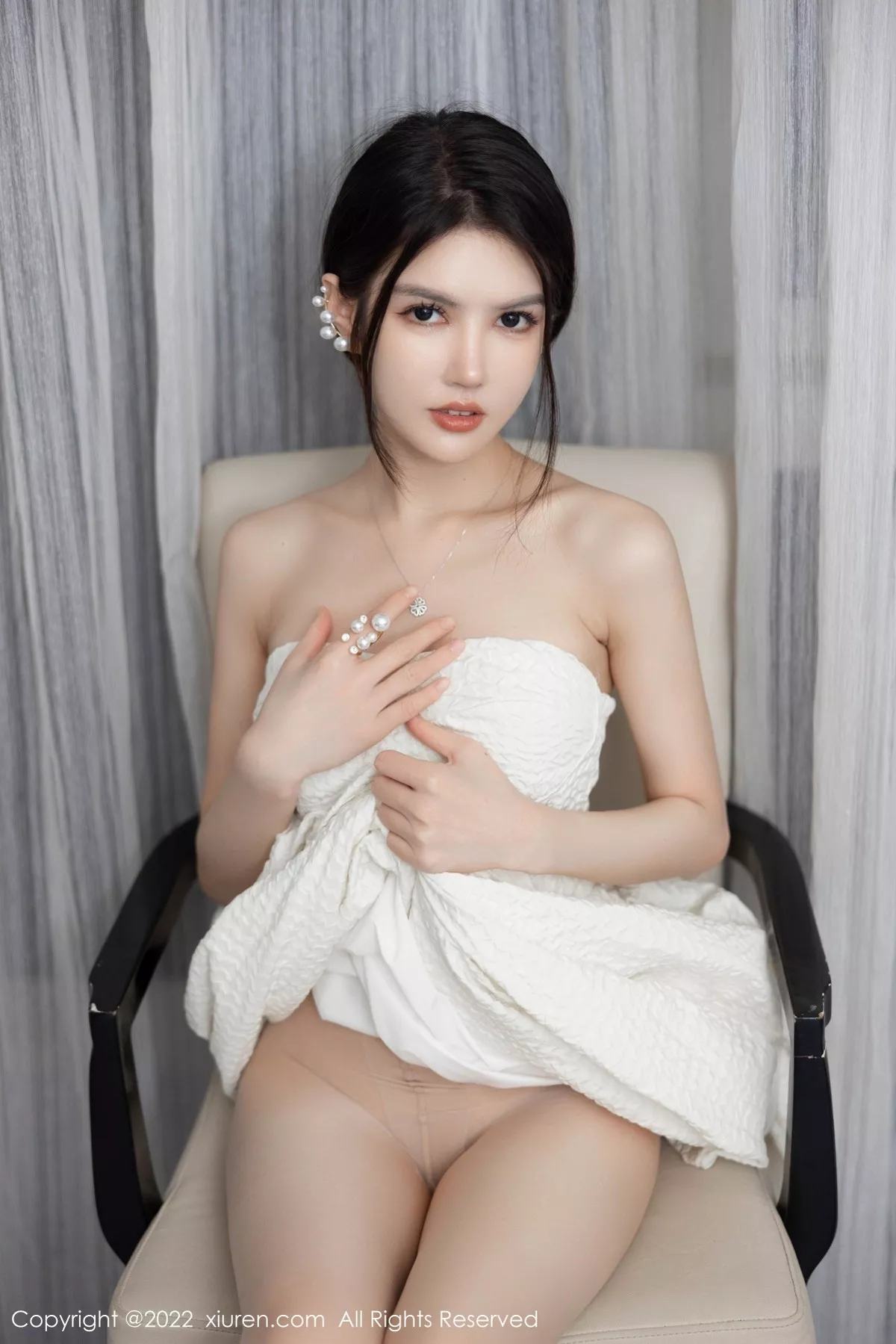 秀人集.com_[XiuRen秀人网]No.5268_模特媛媛酱belle海南心愿旅拍白色连衣长裙配无内肉丝诱惑写真61P