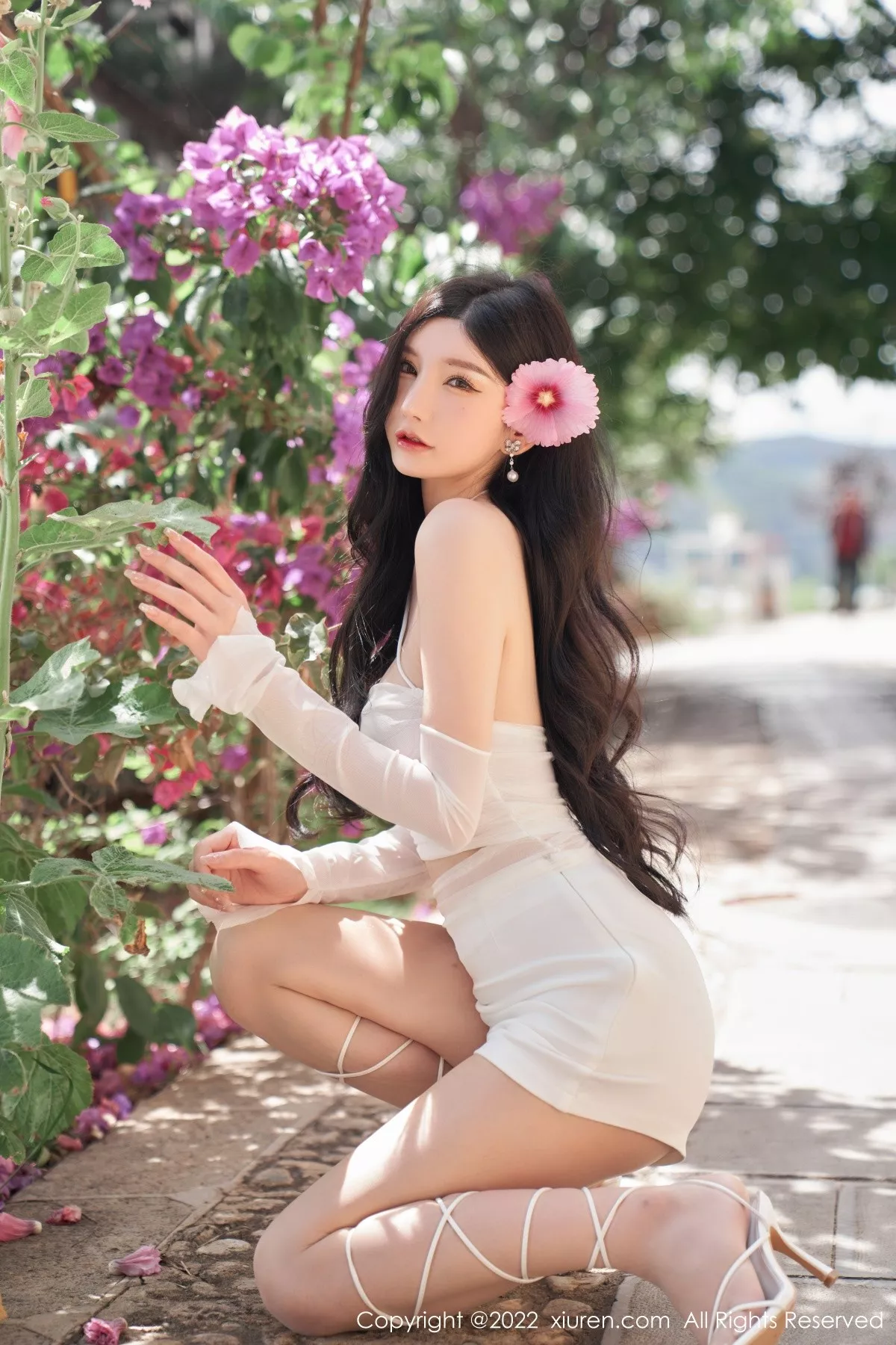 秀人集.com_[XiuRen秀人网]No.5271_女神周于希Sally心愿旅拍户外白色轻透服饰秀完美身材诱惑写真89P